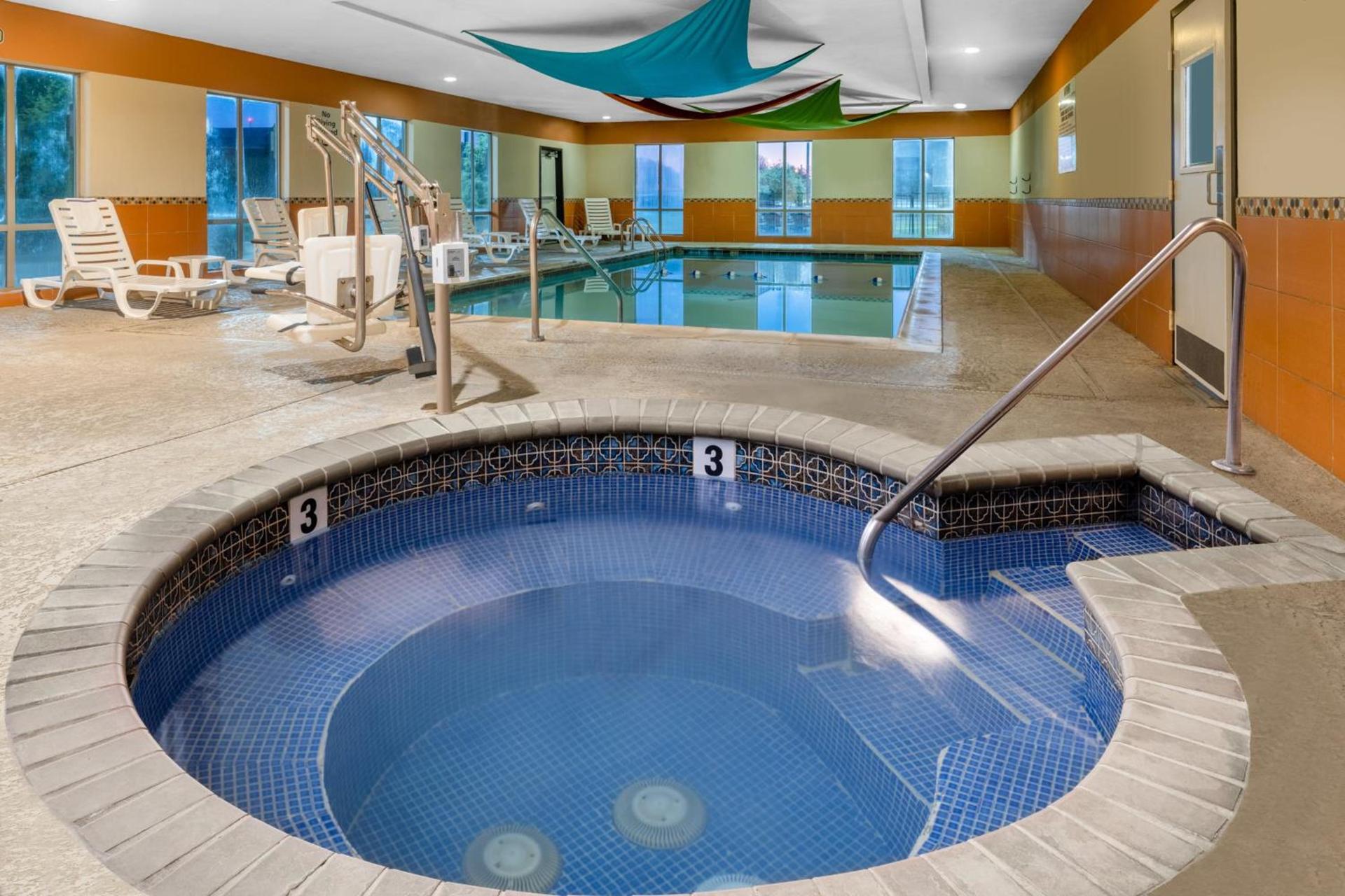 Holiday Inn Express & Suites Dallas East - Fair Park by IHG photo 38