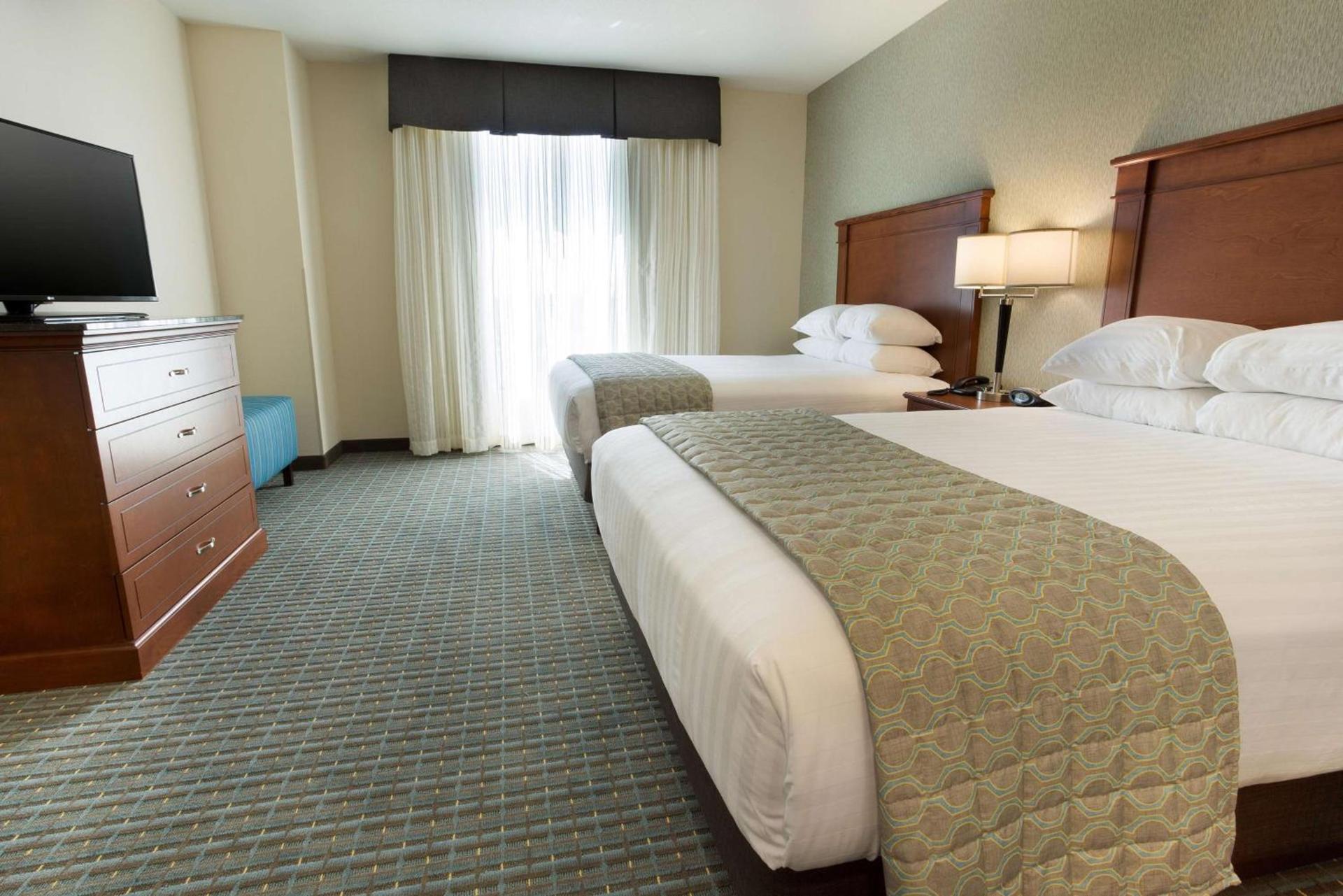Drury Inn & Suites Burlington photo 10