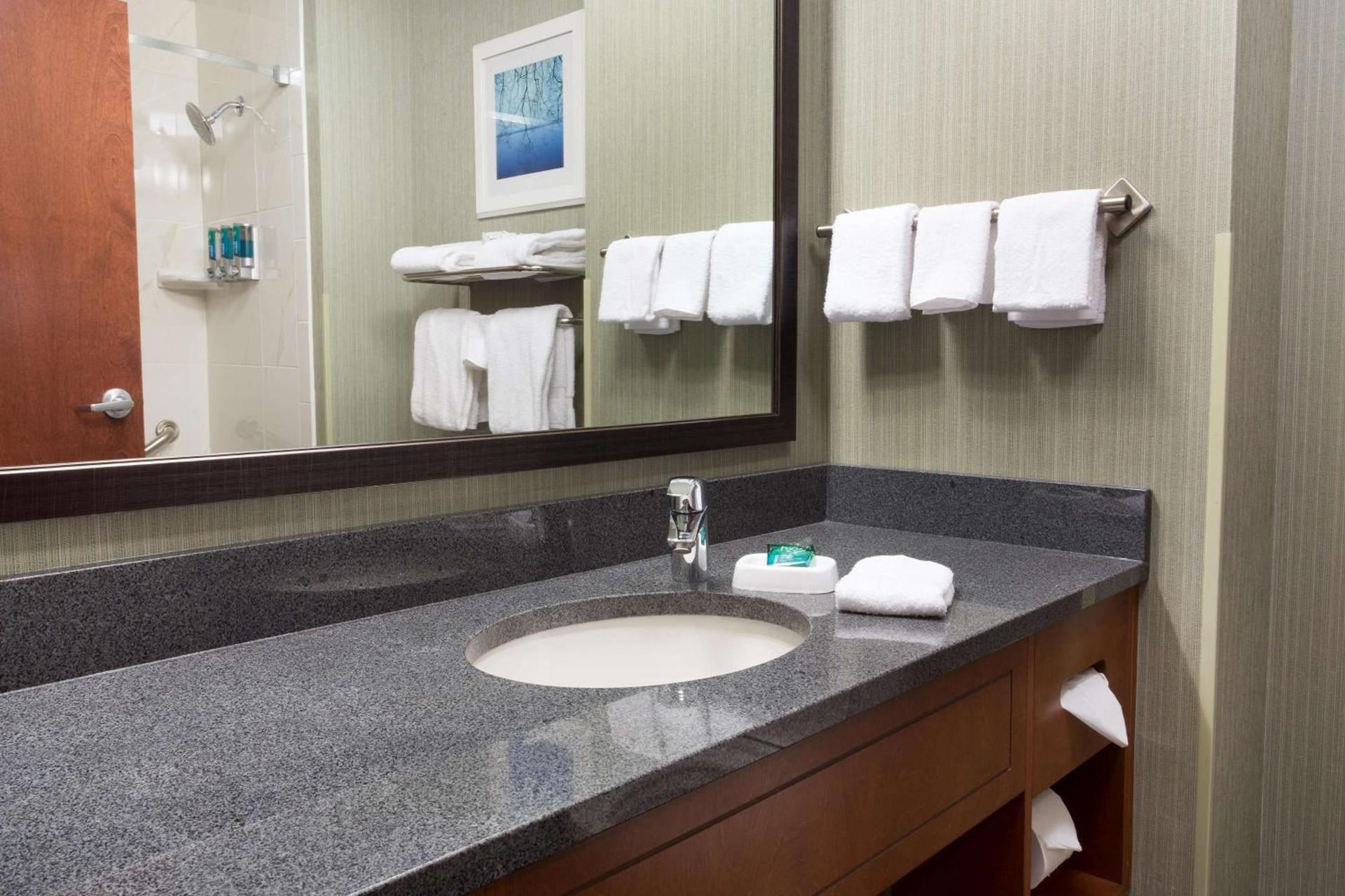 Drury Inn & Suites Burlington photo 19