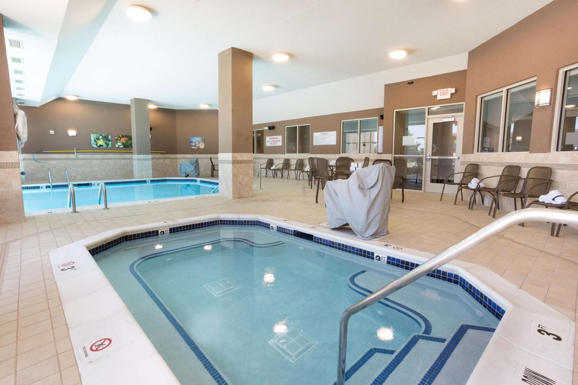 Drury Inn & Suites Burlington photo 21