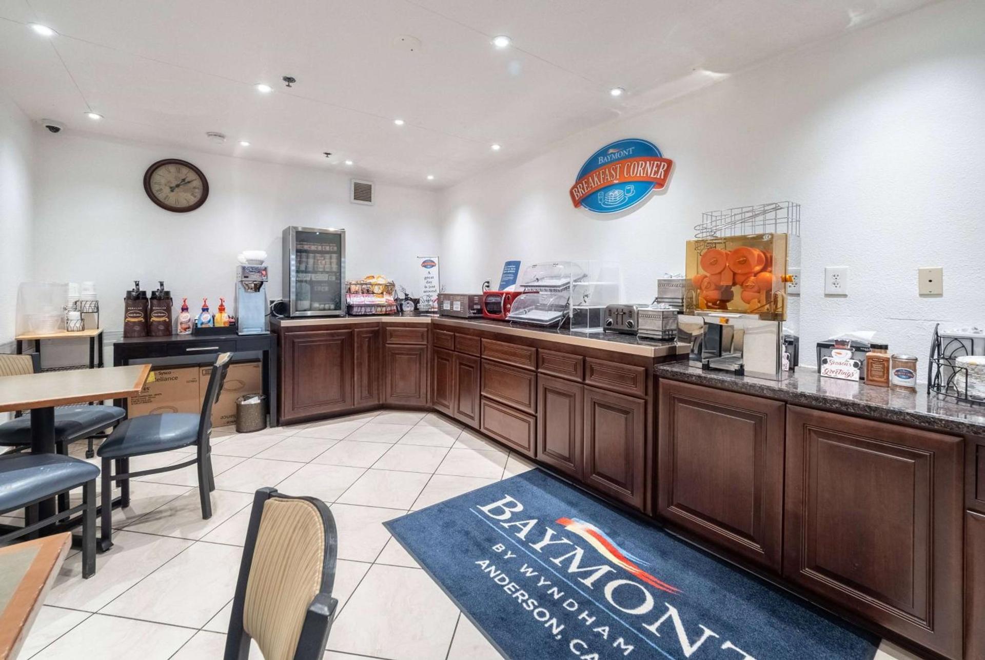 Baymont by Wyndham Anderson photo 11