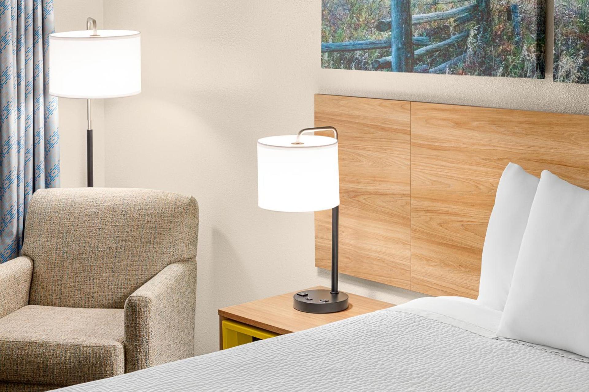 Days Inn by Wyndham Paris photo 5