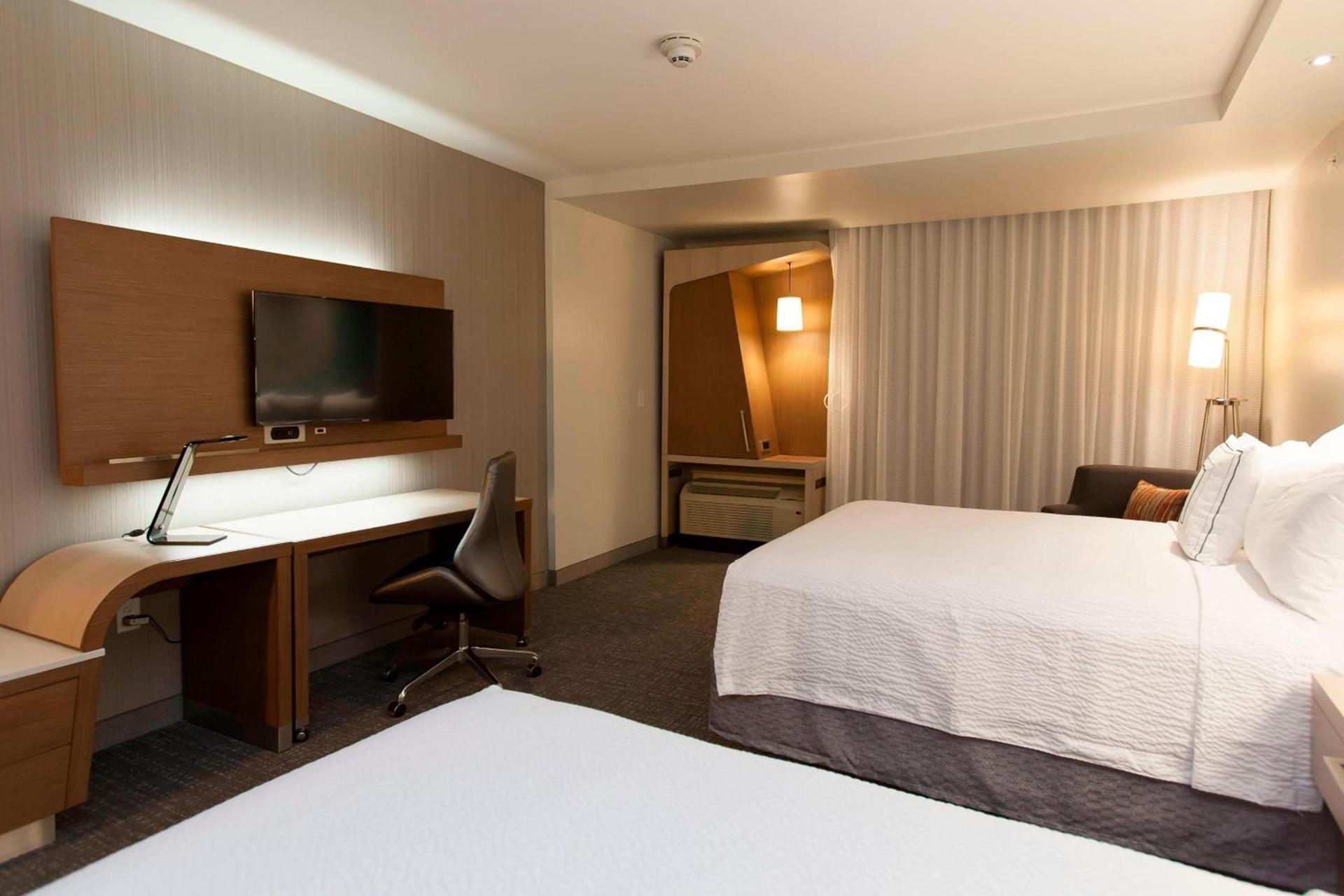 Courtyard by Marriott Houston City Place photo 7