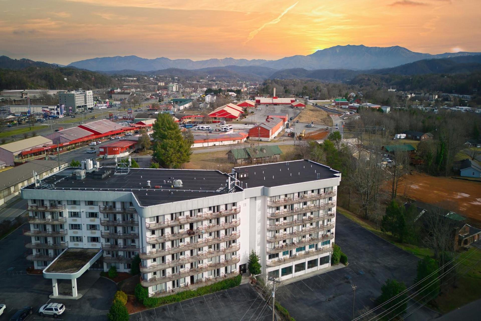 Park Tower Inn photo 7