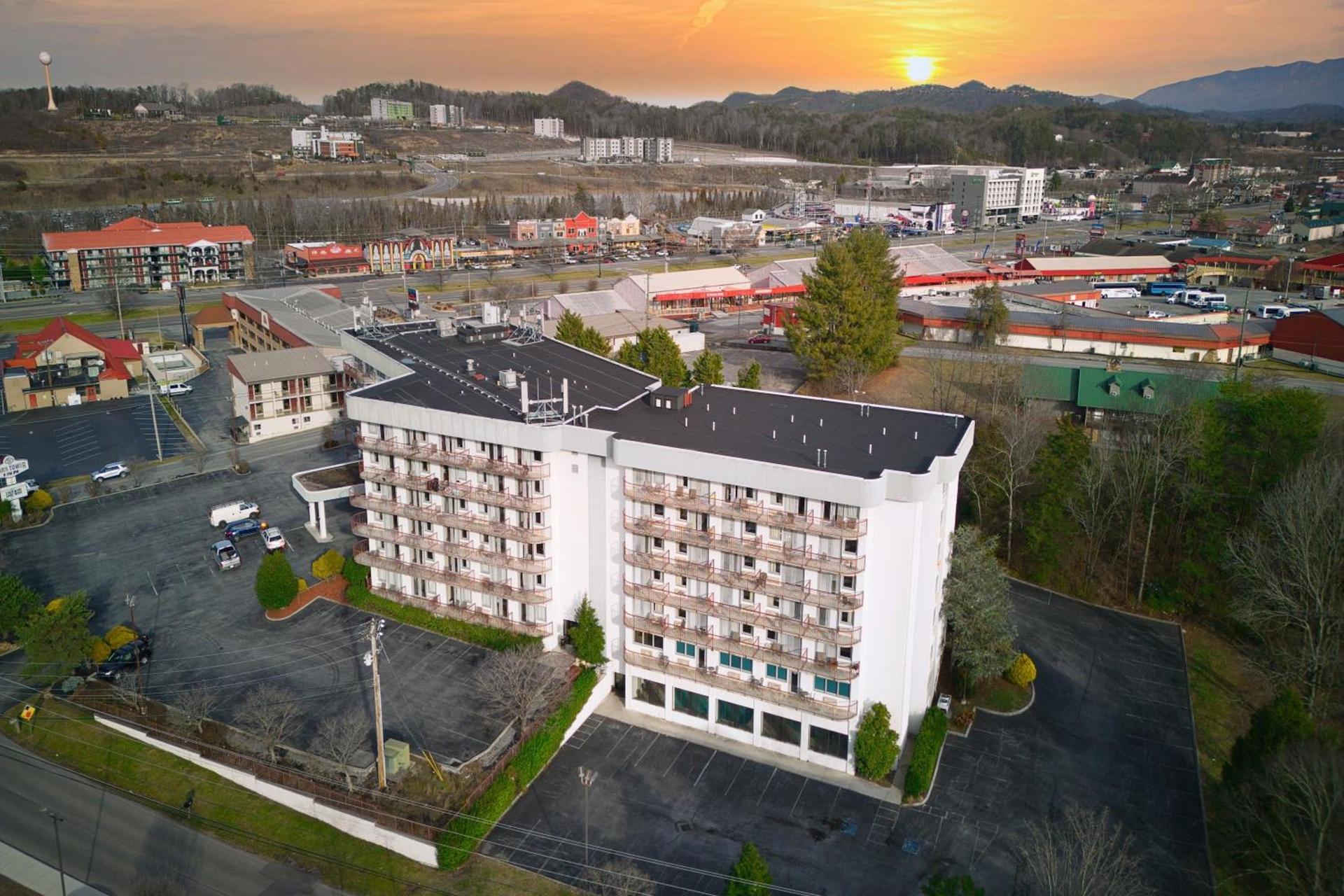 Park Tower Inn photo 6