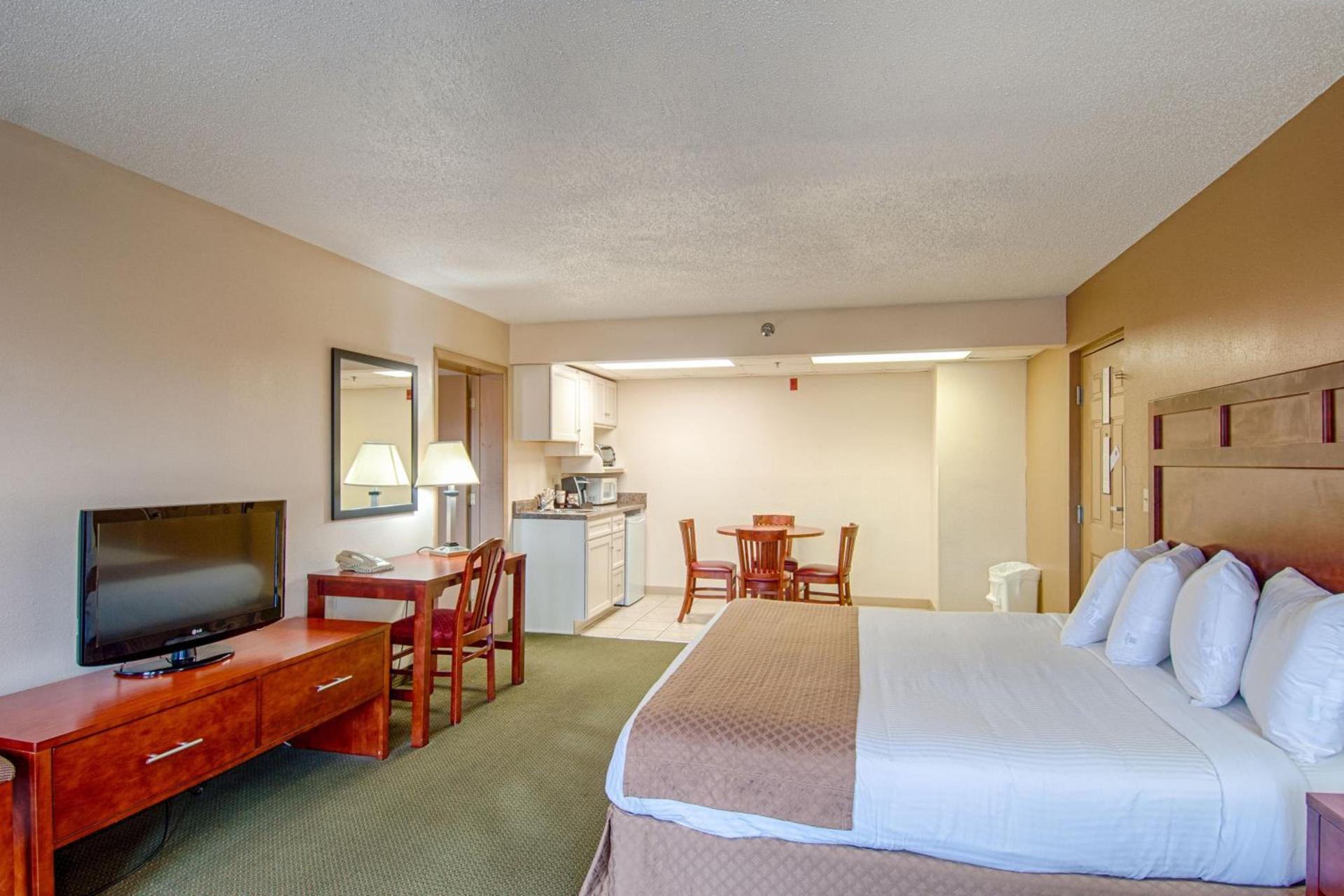 Park Tower Inn photo 38