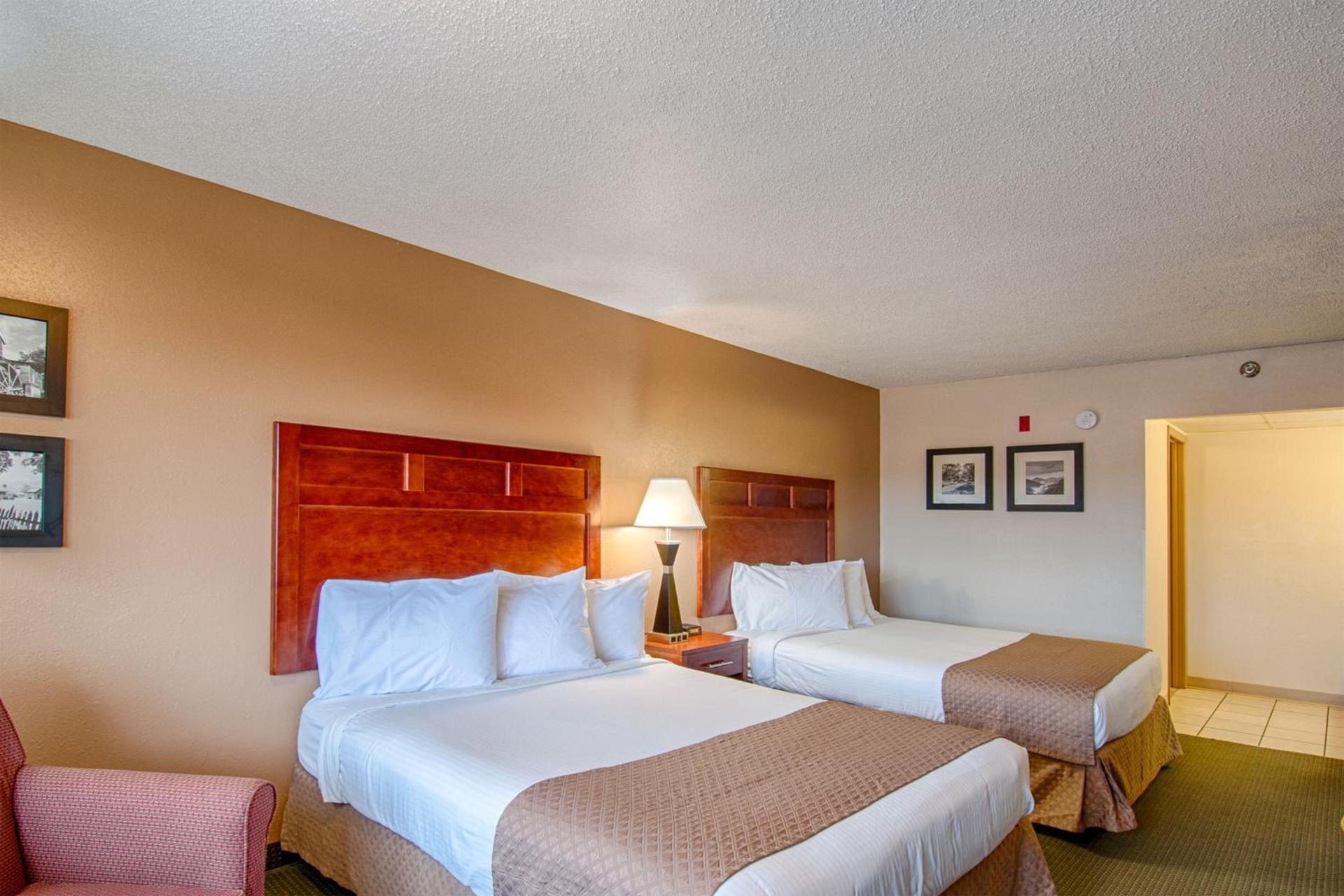 Park Tower Inn photo 26