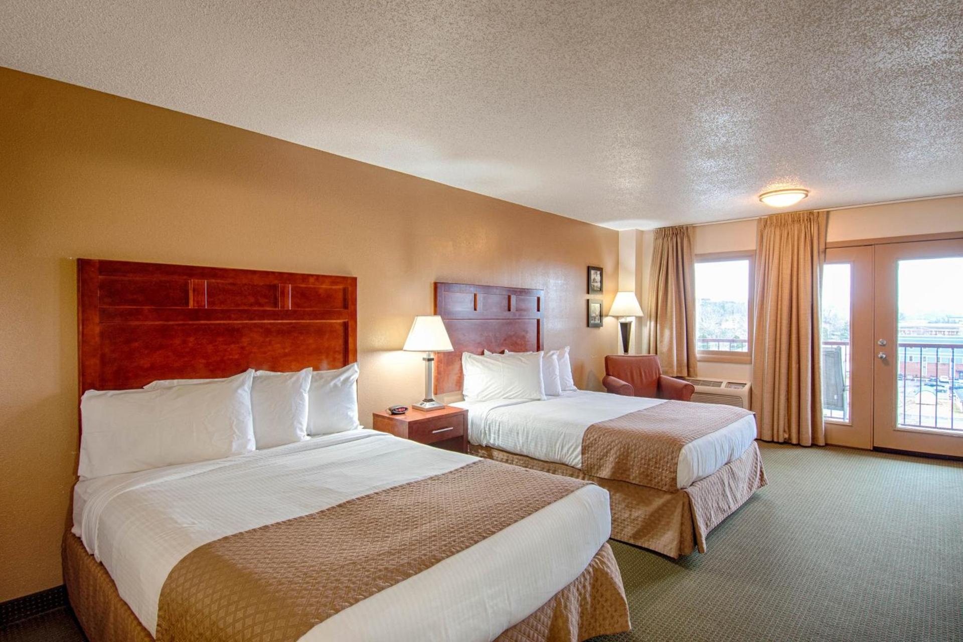 Park Tower Inn photo 52