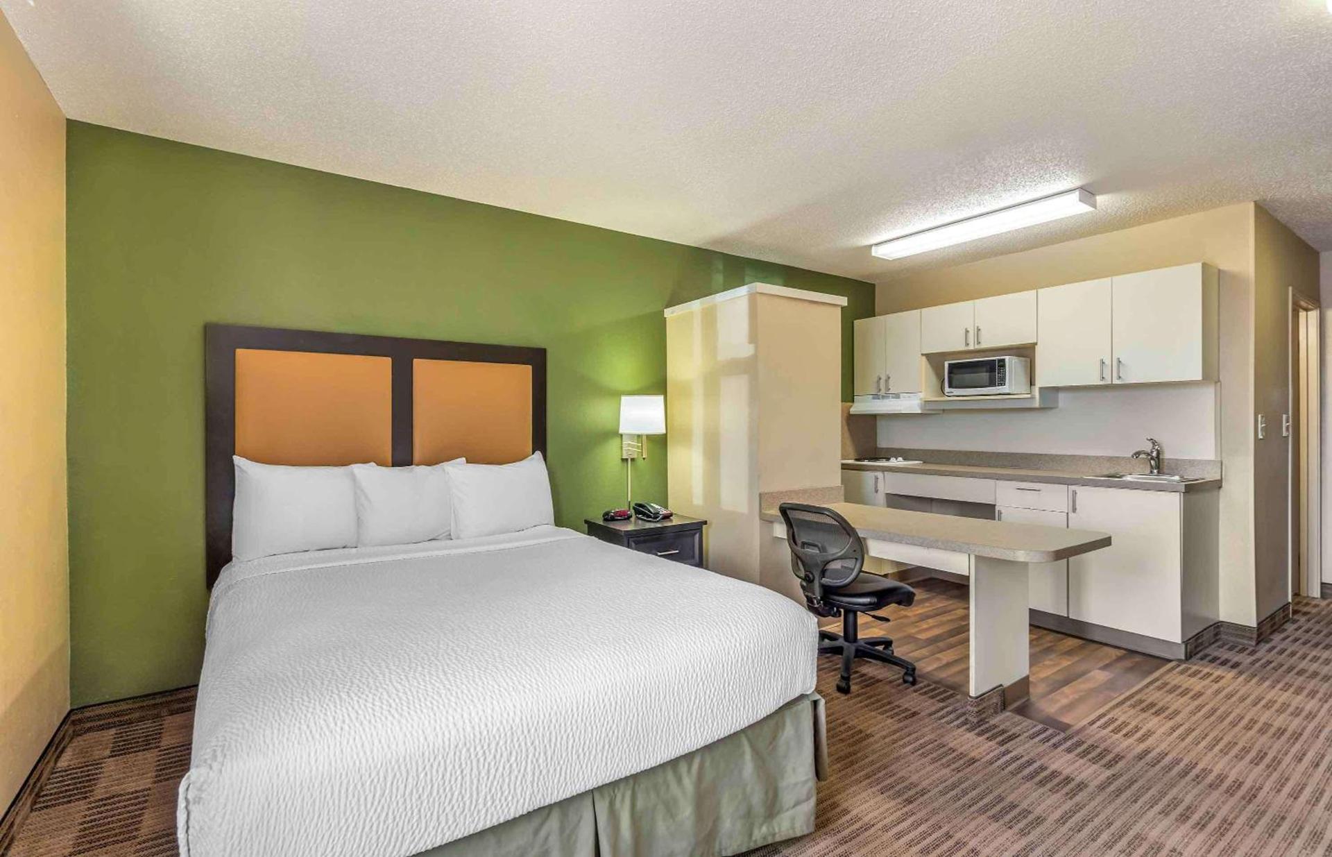 Extended Stay America Select Suites - Chicago - Downers Grove photo 5