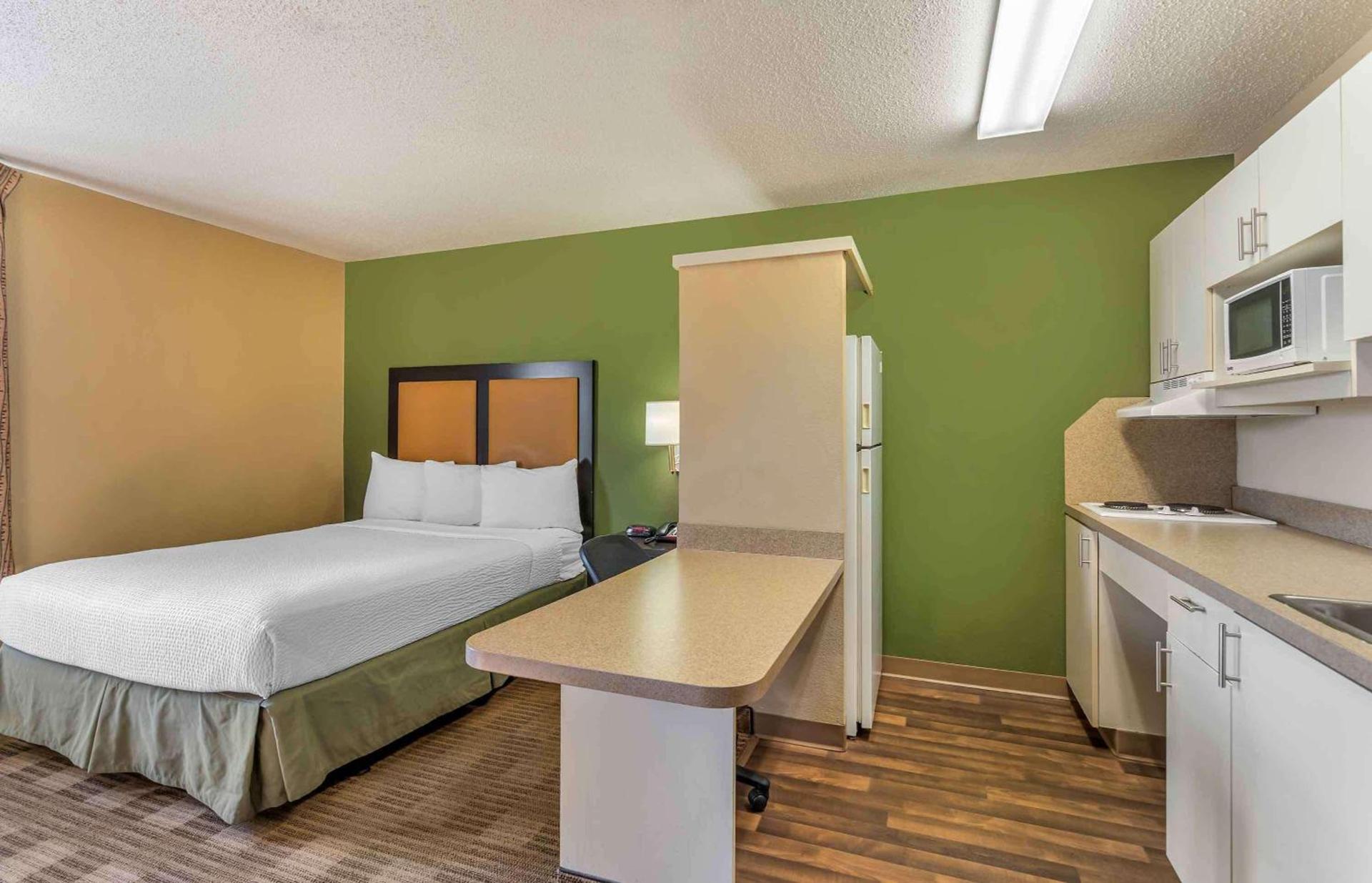 Extended Stay America Select Suites - Chicago - Downers Grove photo 8