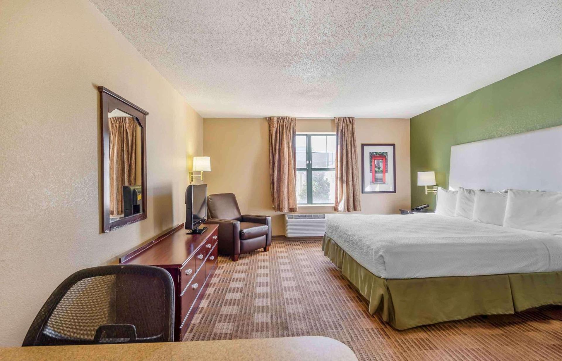 Extended Stay America Select Suites - Chicago - Downers Grove photo 11