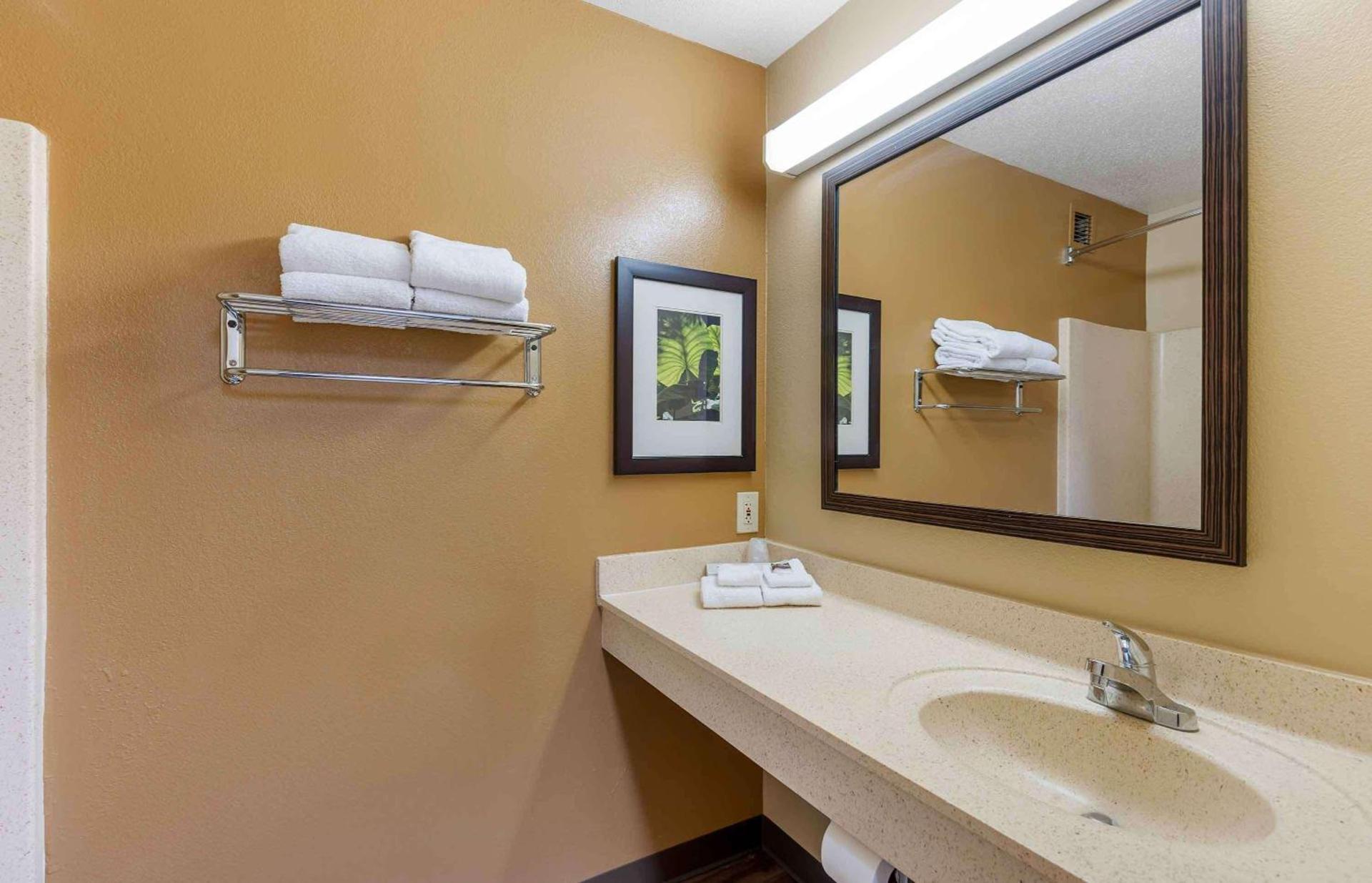 Extended Stay America Suites - St Louis - Westport - E Lackland Rd photo 17