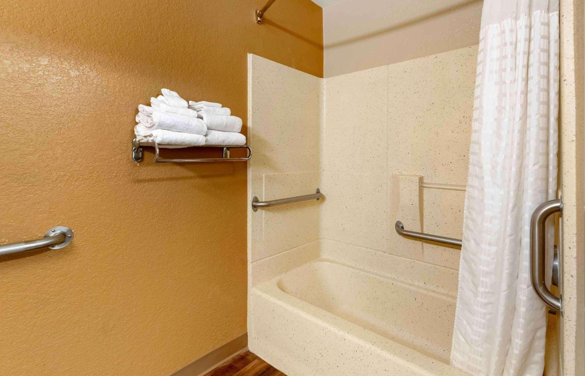 Studio 6 Extended Stay Minneapolis Airport Eagan MN photo 28
