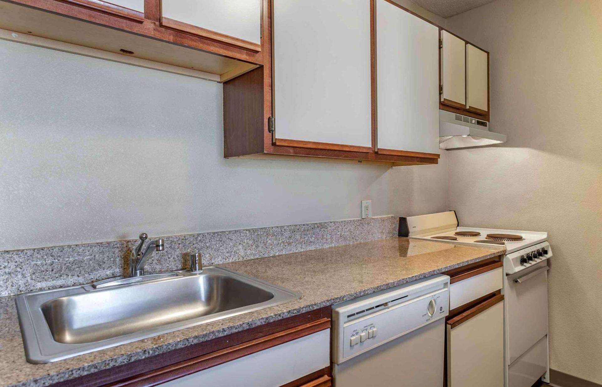 Extended Stay America Suites - Chicago - Lombard - Yorktown Center photo 23