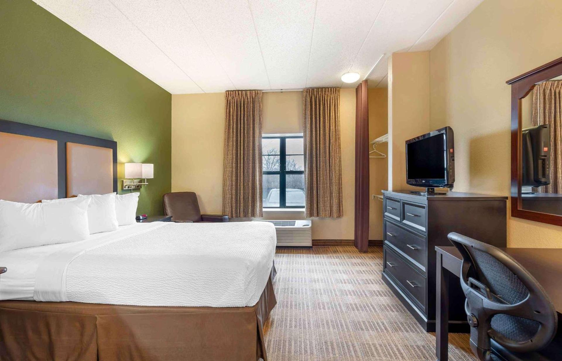 Studio 6 Corporate Extended Stay Chicago Lisle IL photo 10