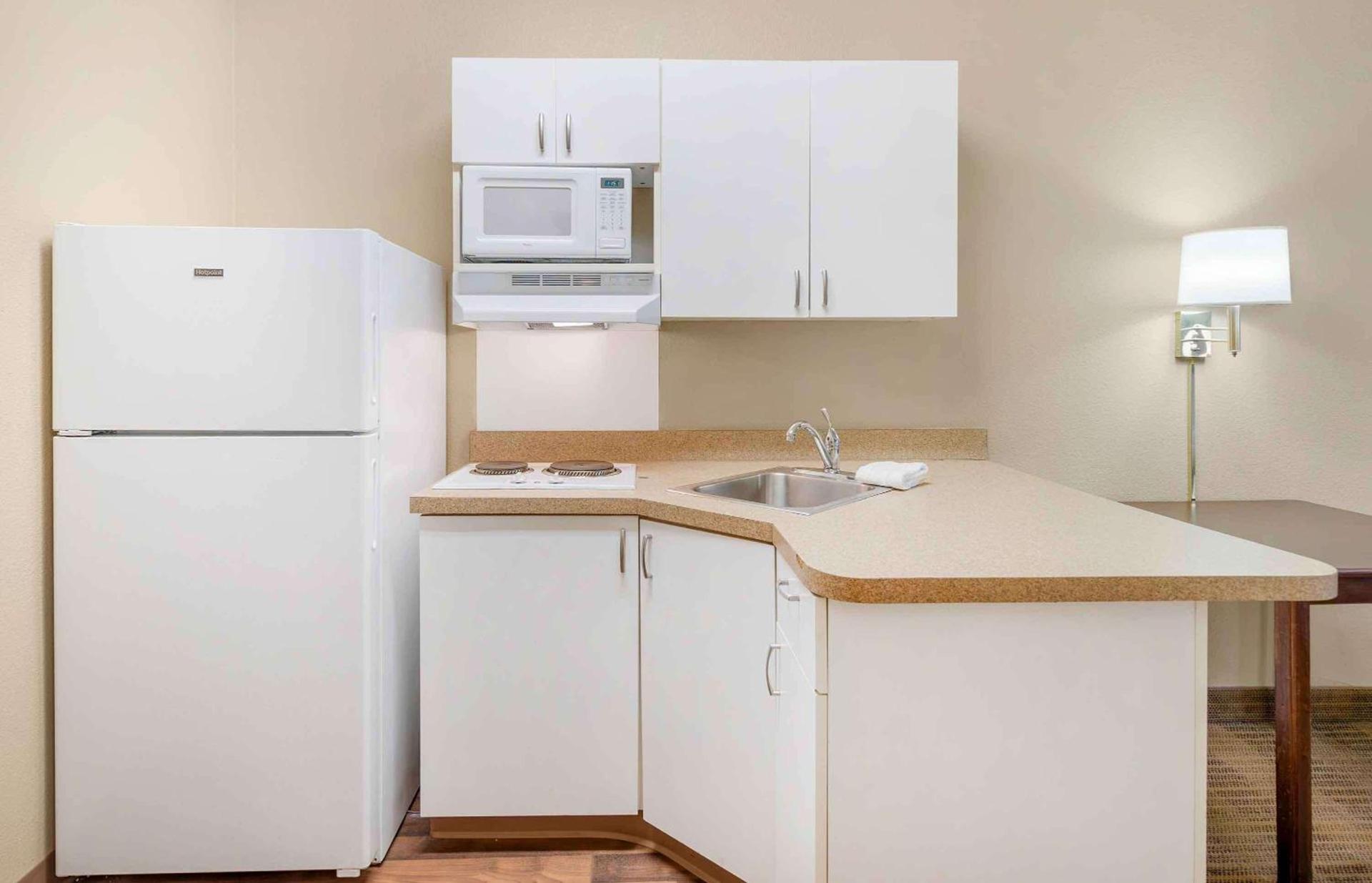 Studio 6 Corporate Extended Stay Chicago Lisle IL photo 16