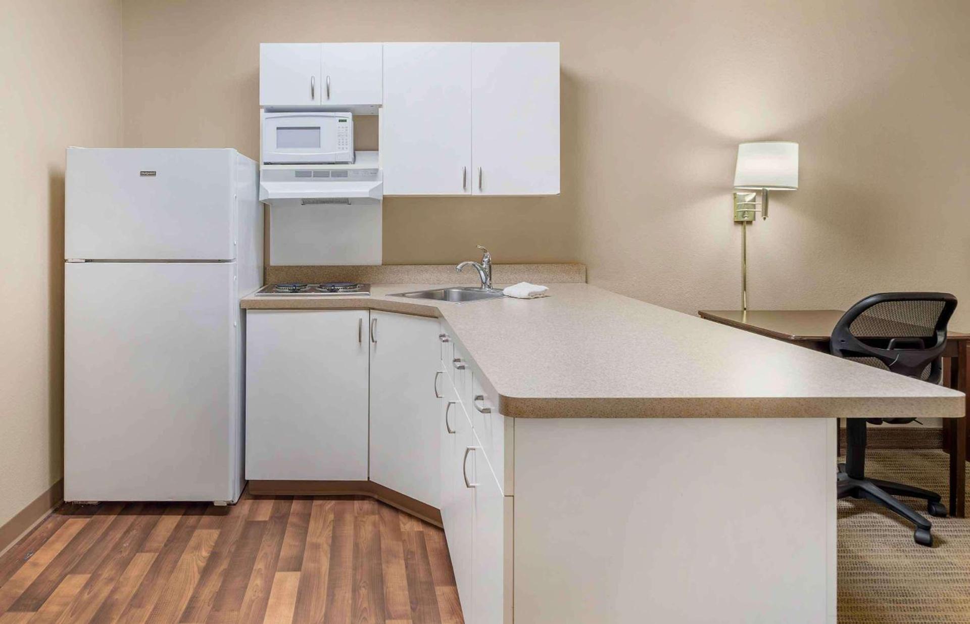 Studio 6 Corporate Extended Stay Chicago Lisle IL photo 27