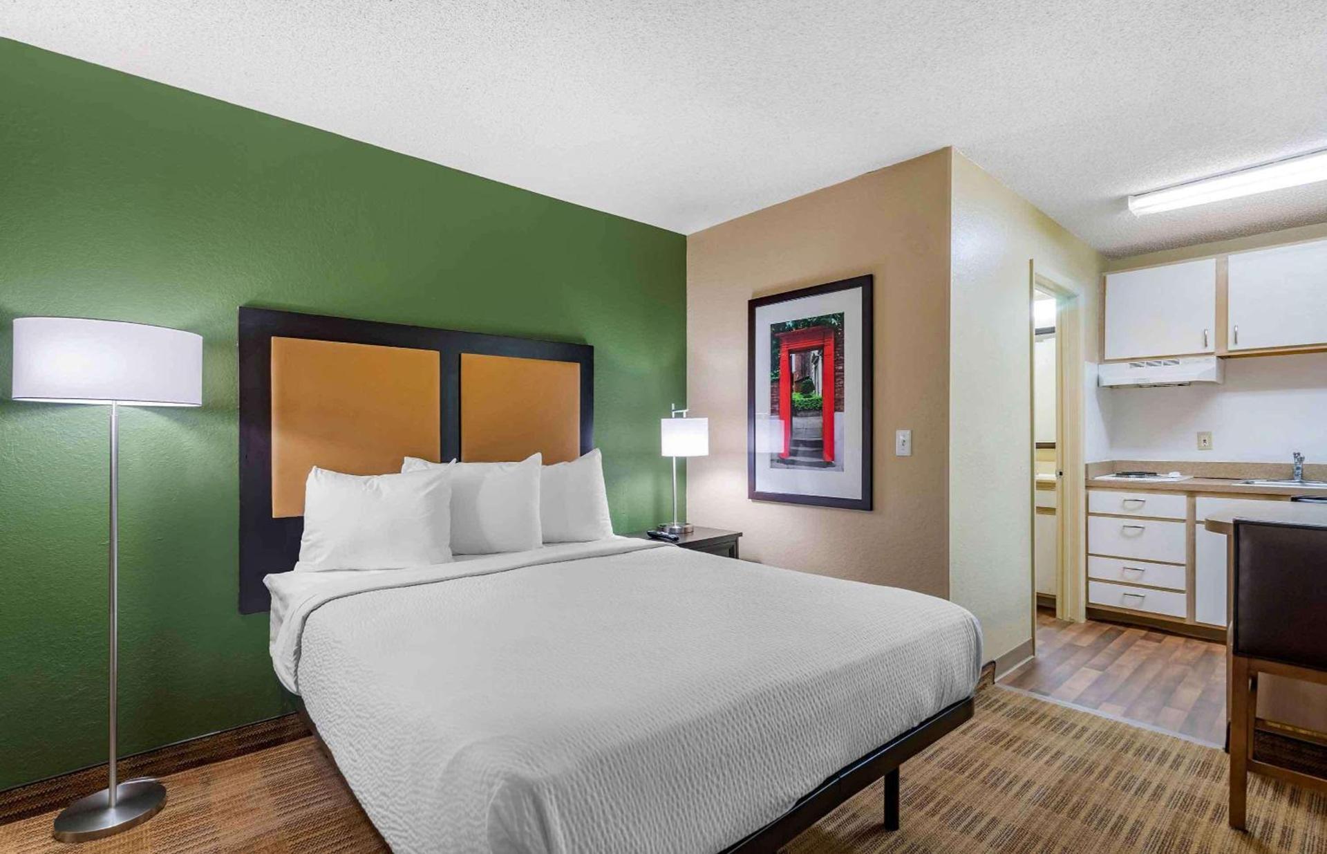 Extended Stay America Select Suites - Tampa - Brandon photo 4