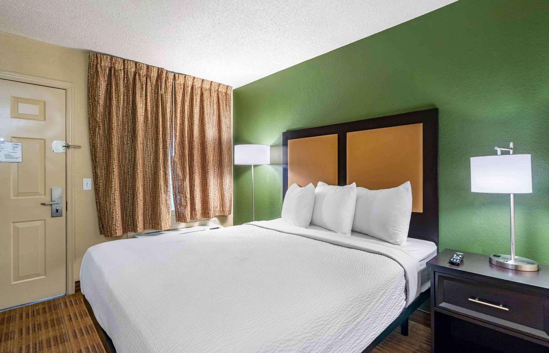 Extended Stay America Select Suites - Tampa - Brandon photo 5
