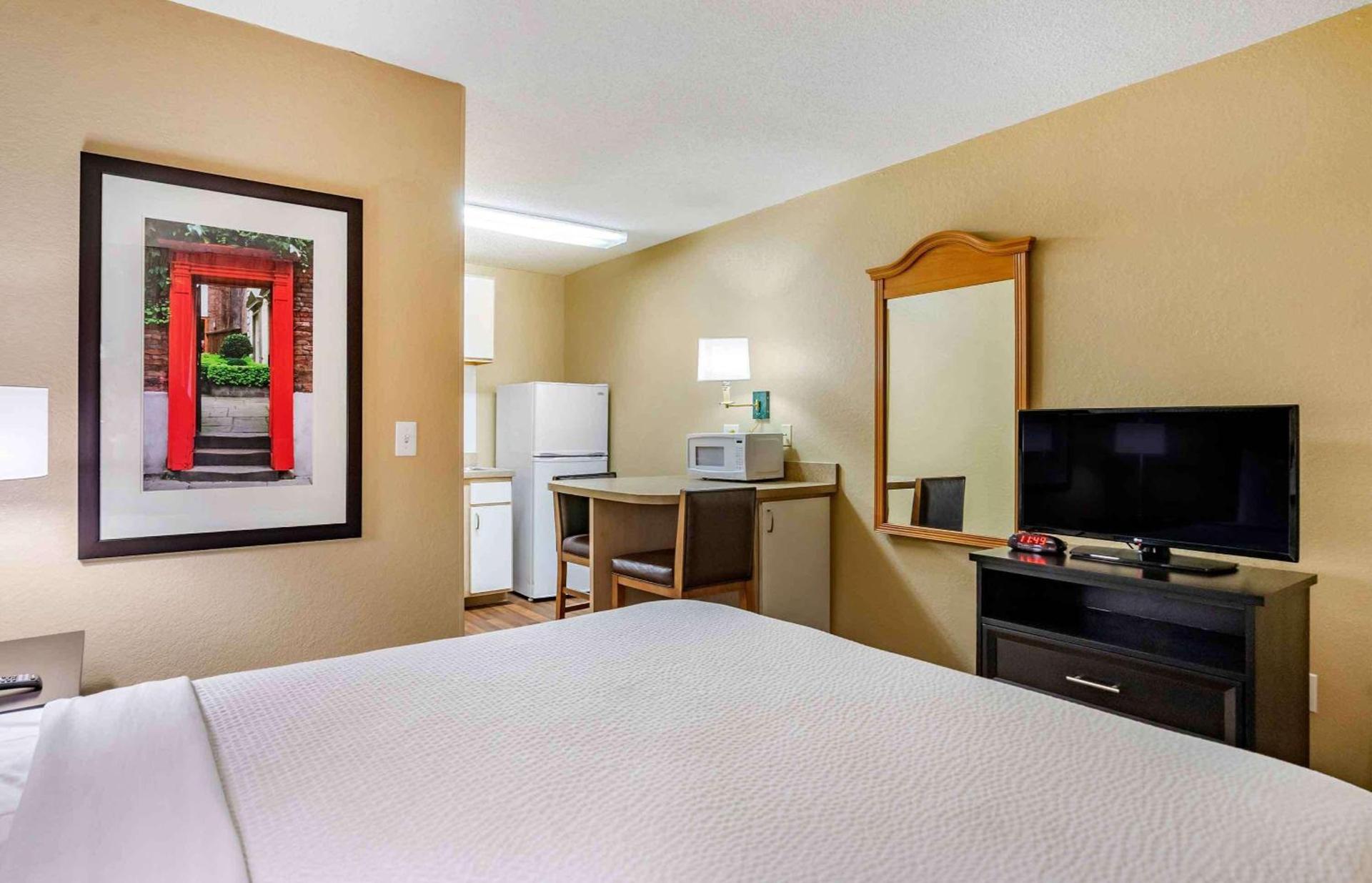 Extended Stay America Select Suites - Tampa - Brandon photo 6