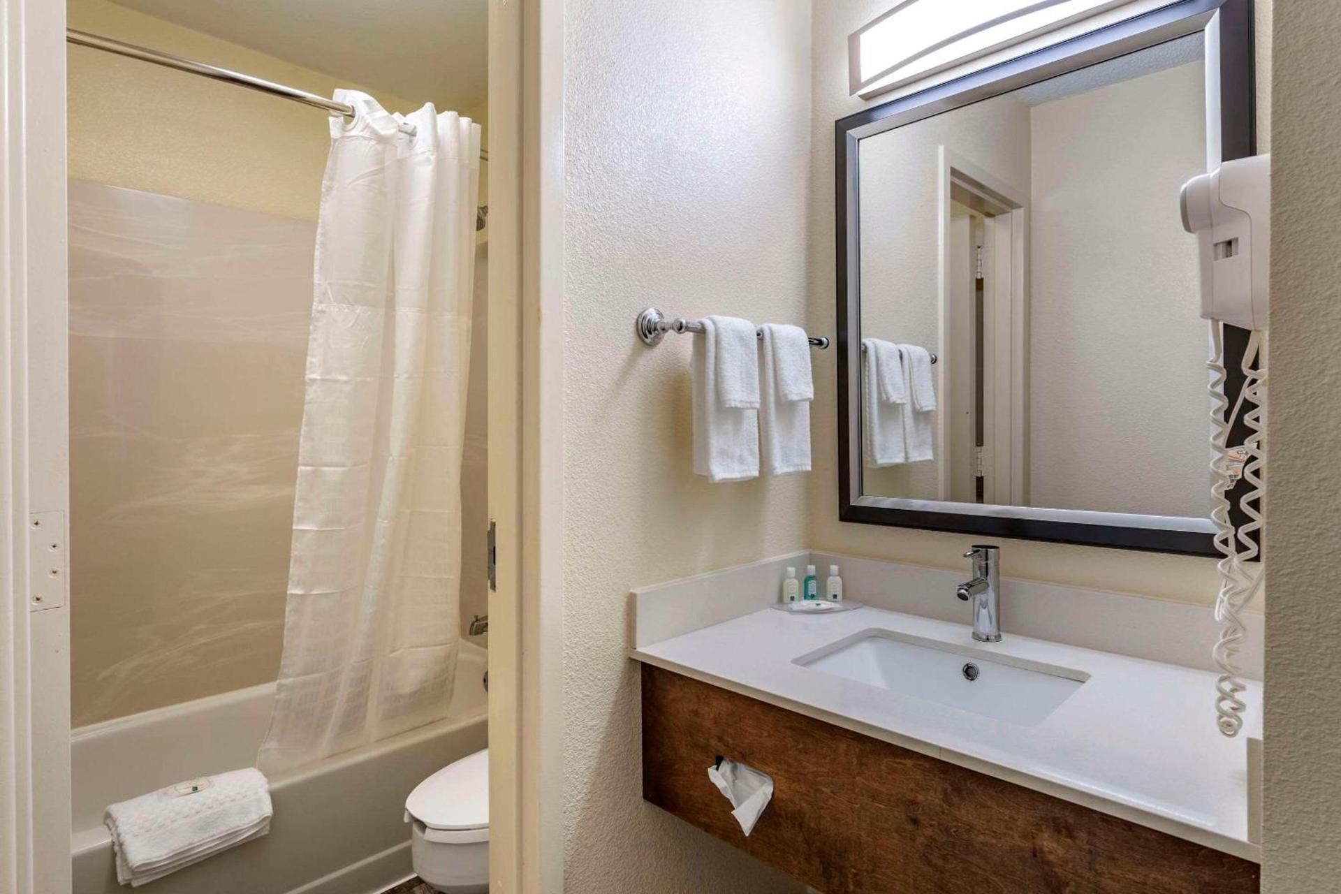 Quality Inn Duluth - Atlanta Northeast photo 31