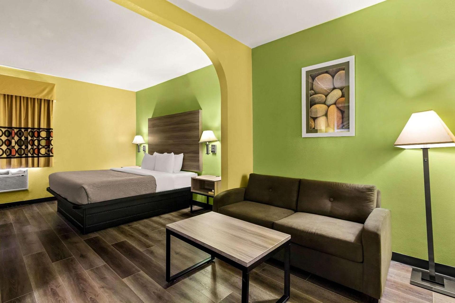 Quality Inn Bay City TX photo 8
