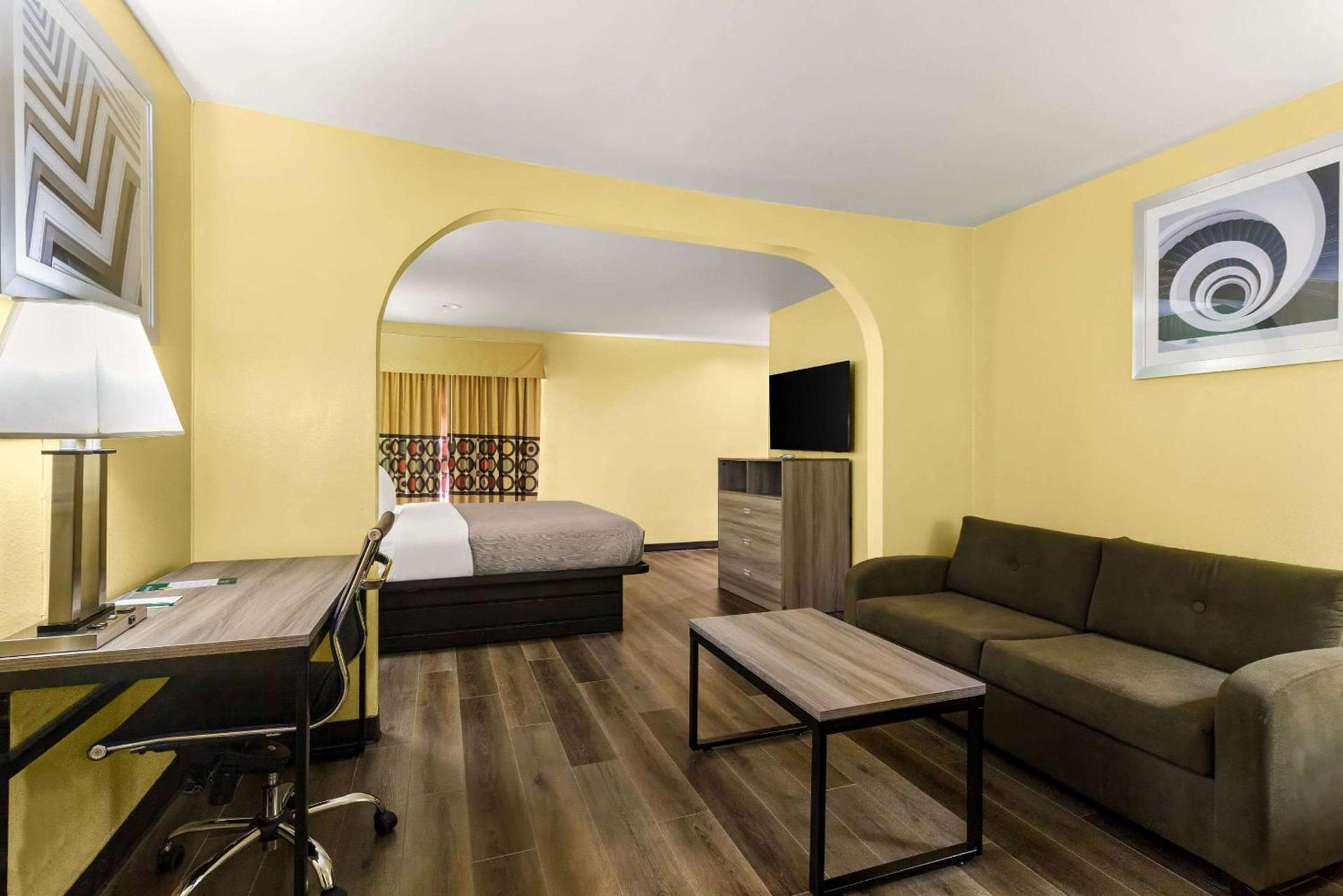 Quality Inn Bay City TX photo 20