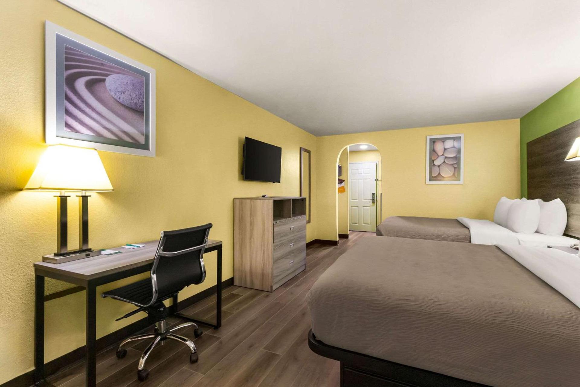 Quality Inn Bay City TX photo 24