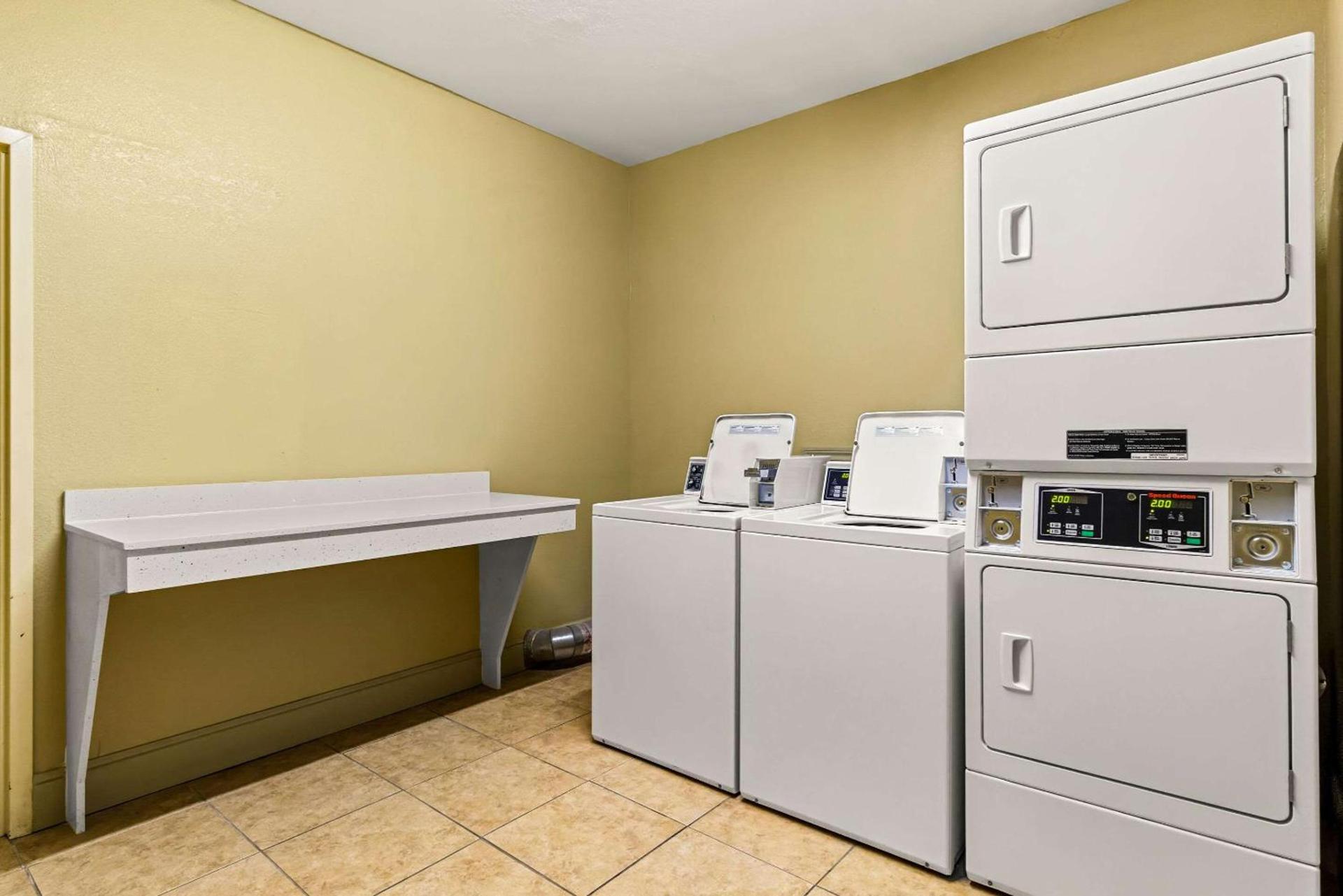 Quality Inn Bay City TX photo 38