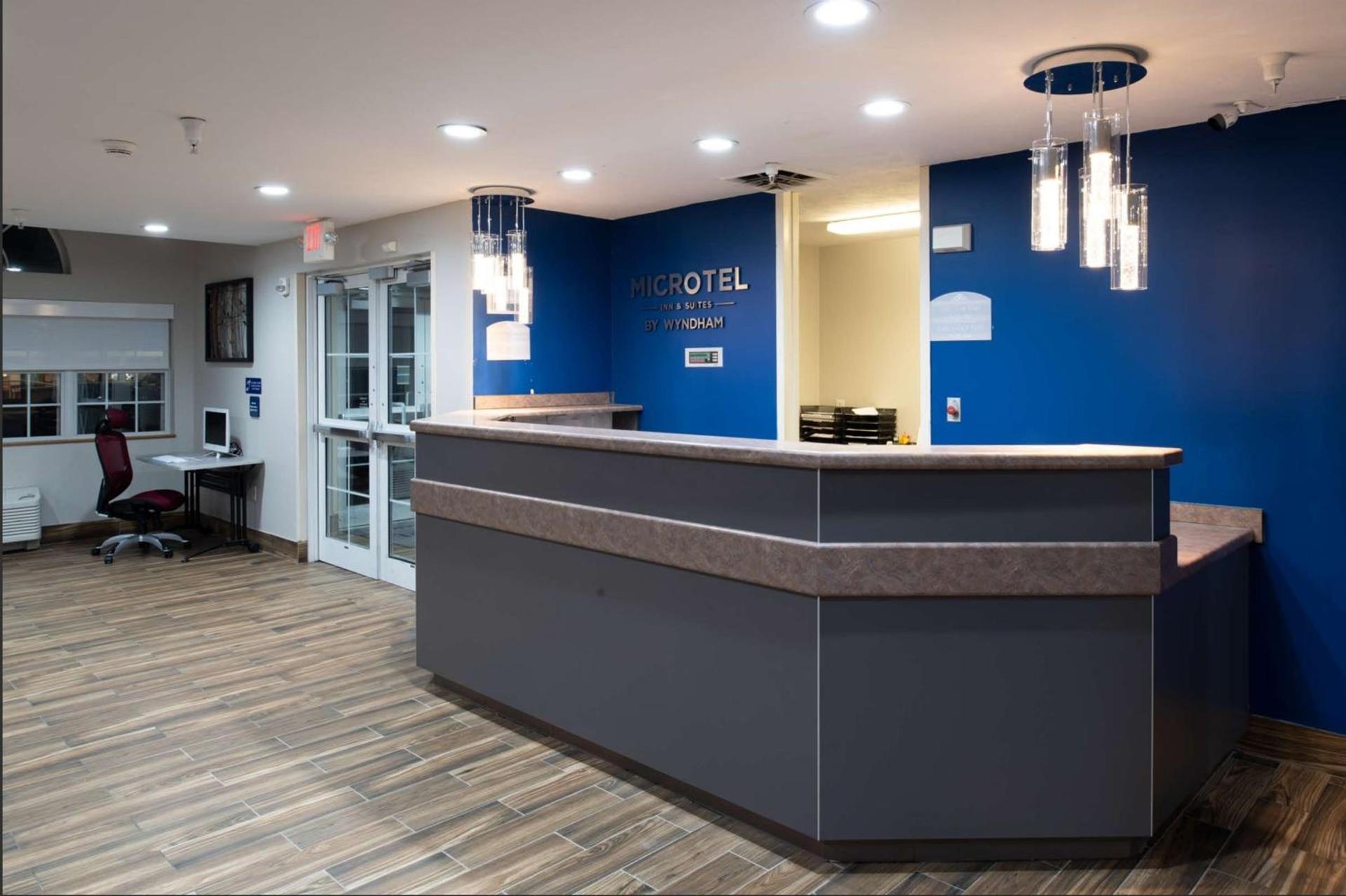 Microtel Inn & Suites by Wyndham Springfield photo 2
