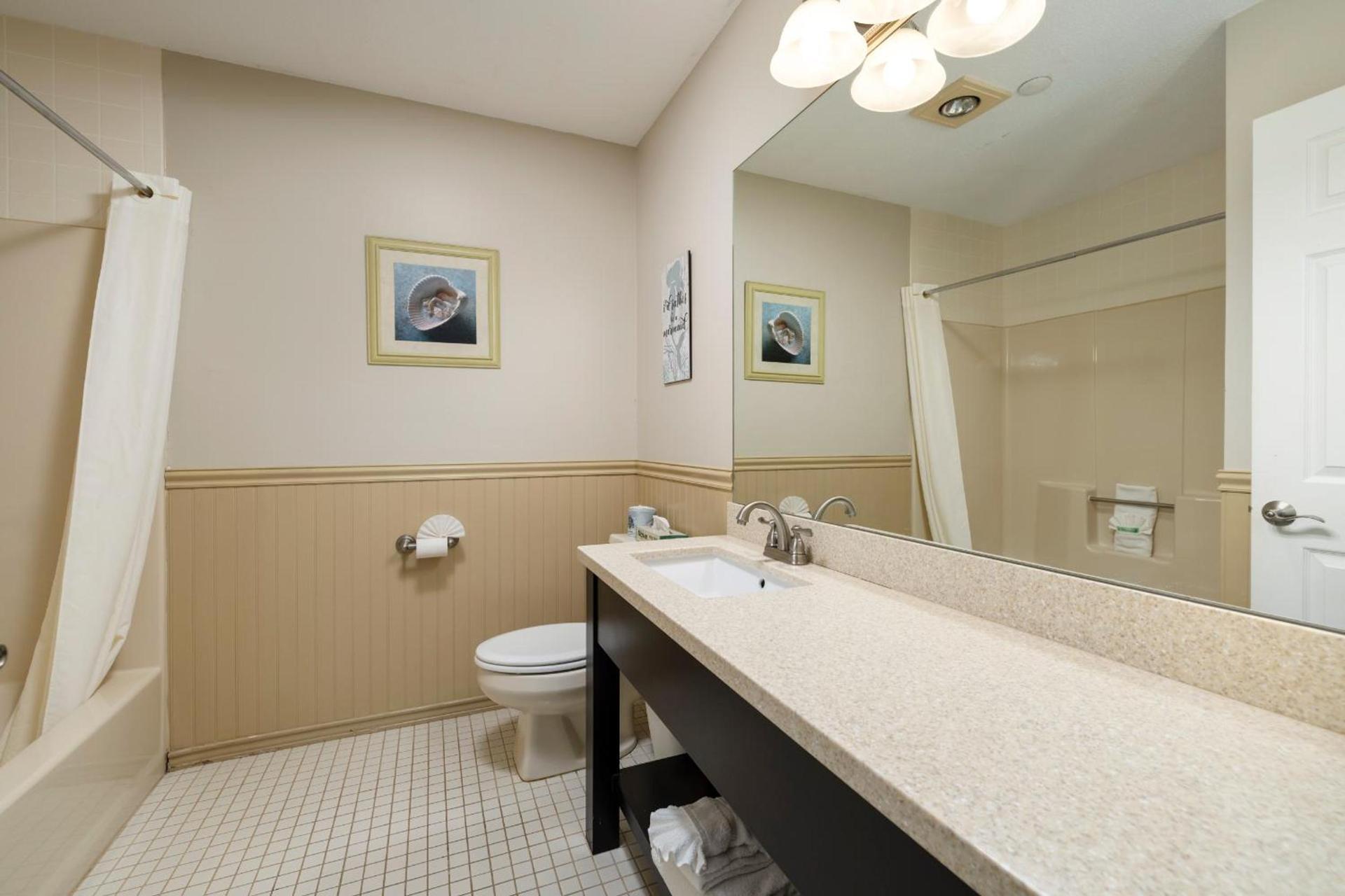 Old Harbor Inn photo 33