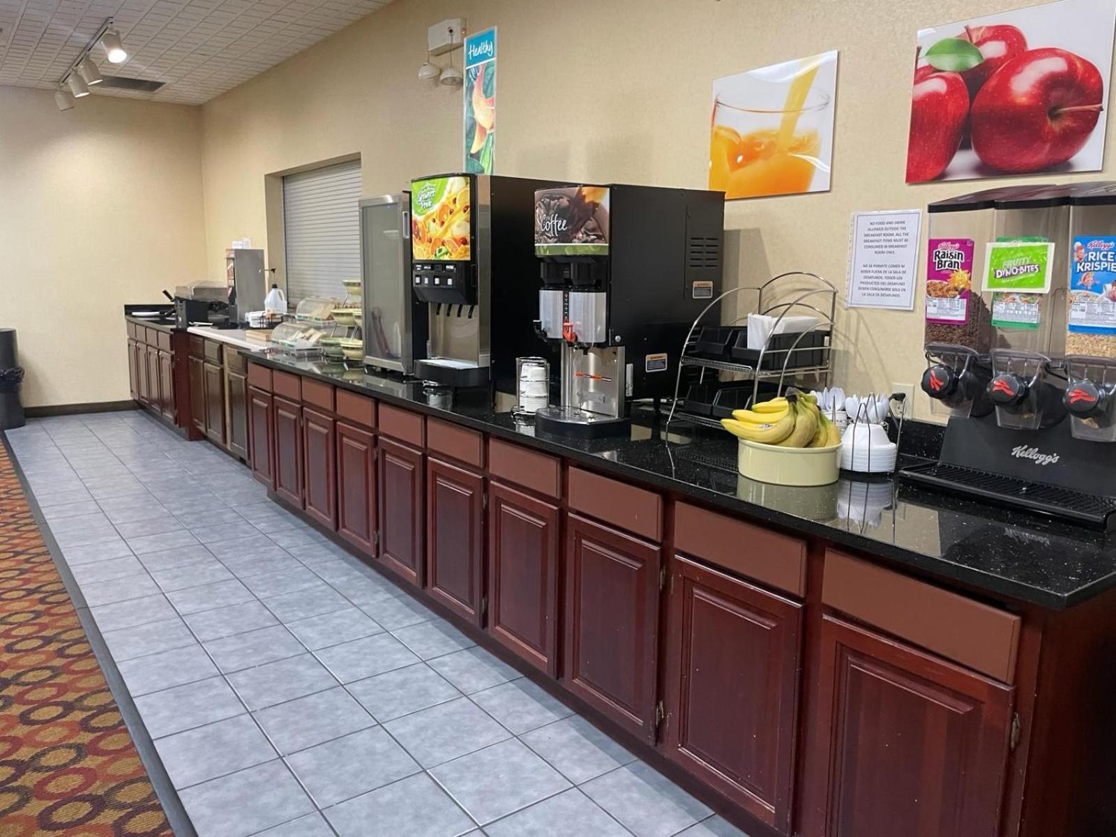 Wilkes-Barre Inn & Suites photo 4