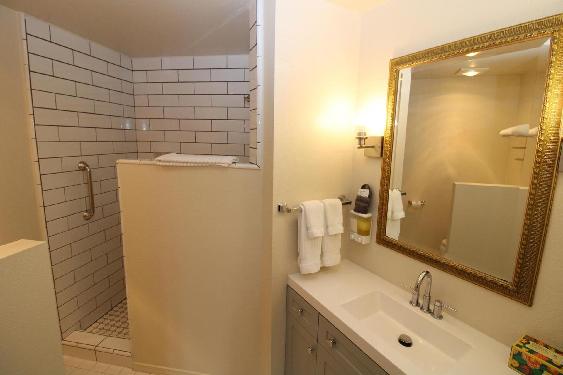 Back Bay Inn photo 60