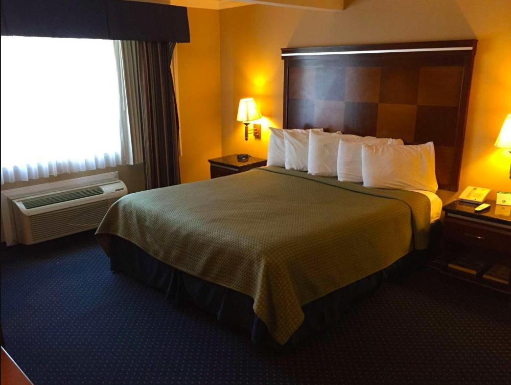 Inn at Bayshore photo 11