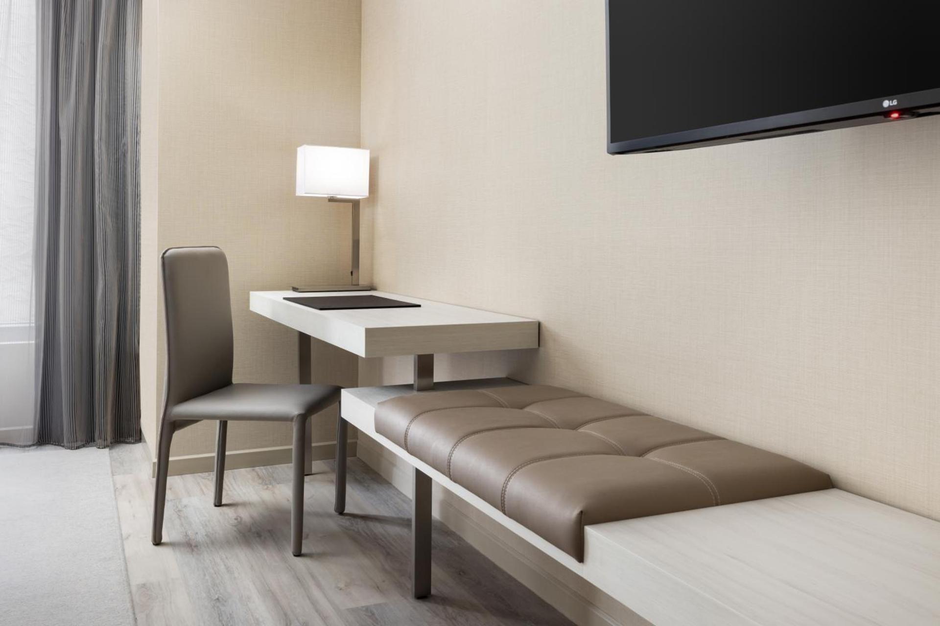 AC Hotel by Marriott Jacksonville St Johns Town Center photo 9