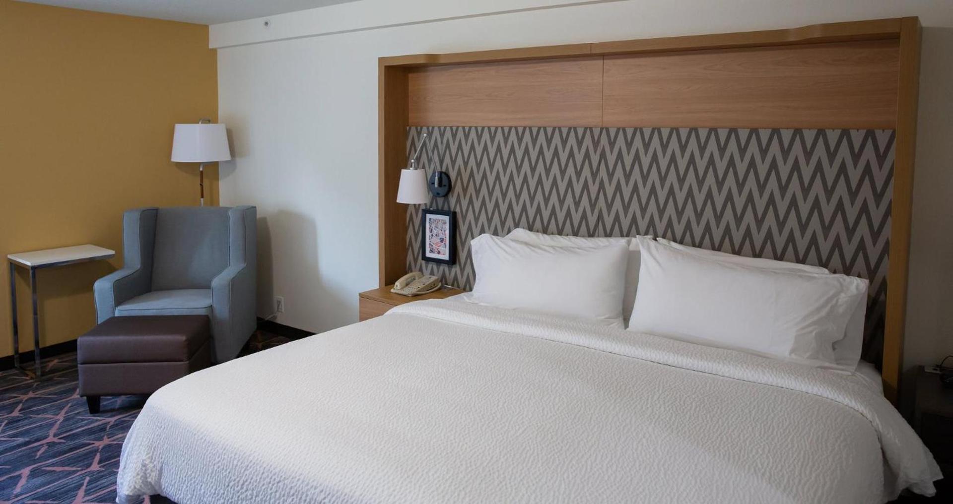 Holiday Inn Redding by IHG photo 39