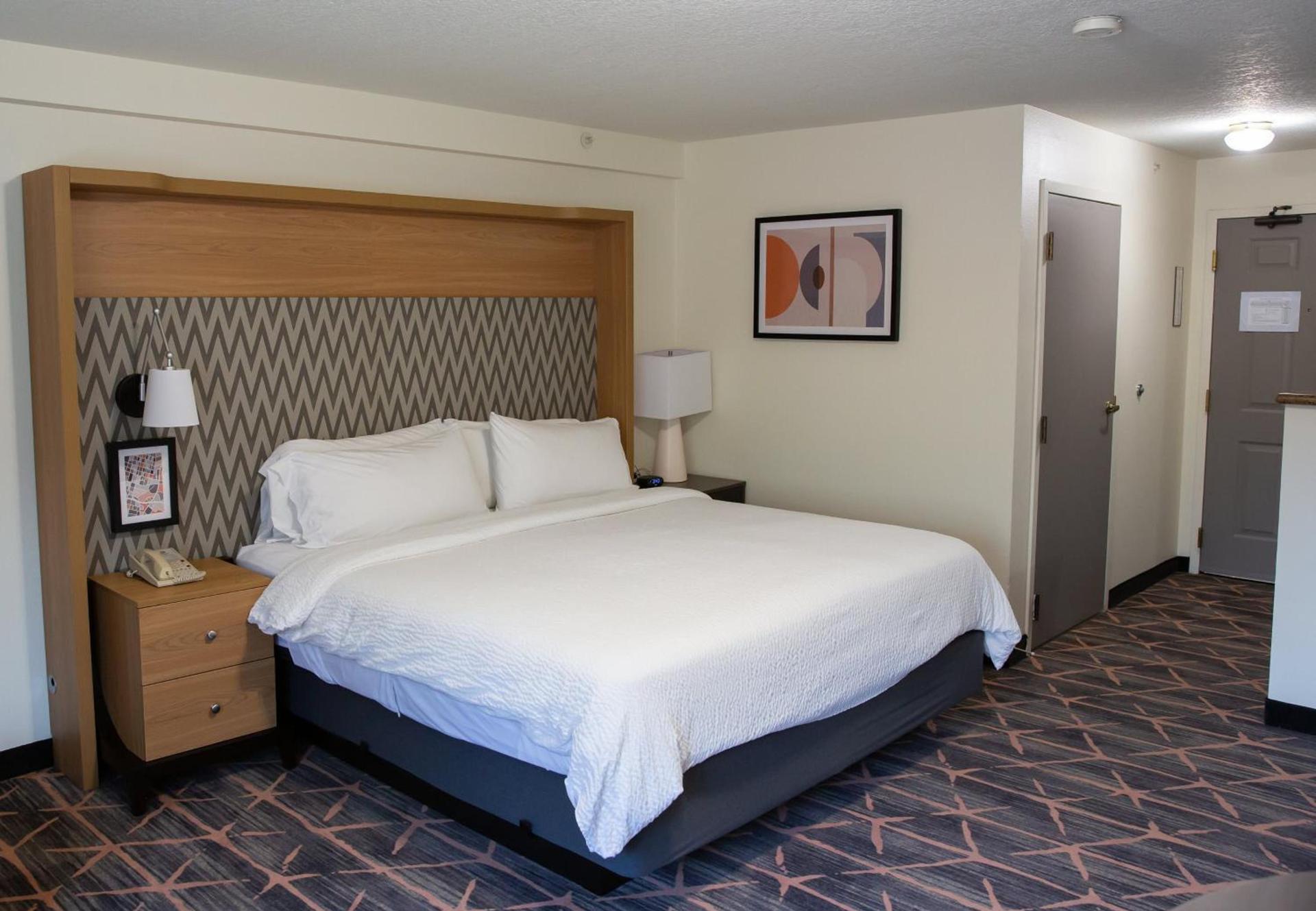 Holiday Inn Redding by IHG photo 35