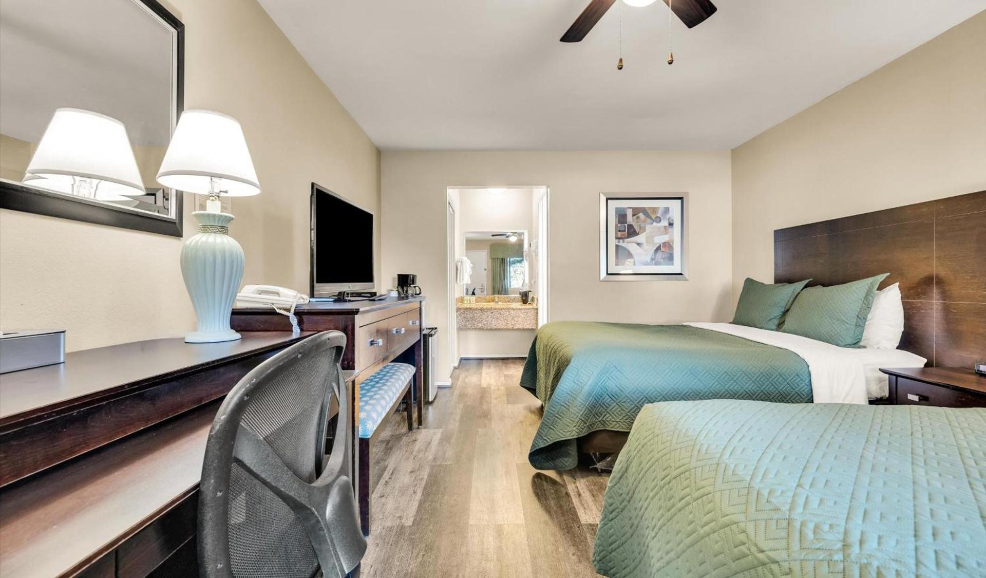 Scottish Fairway Inn photo 33