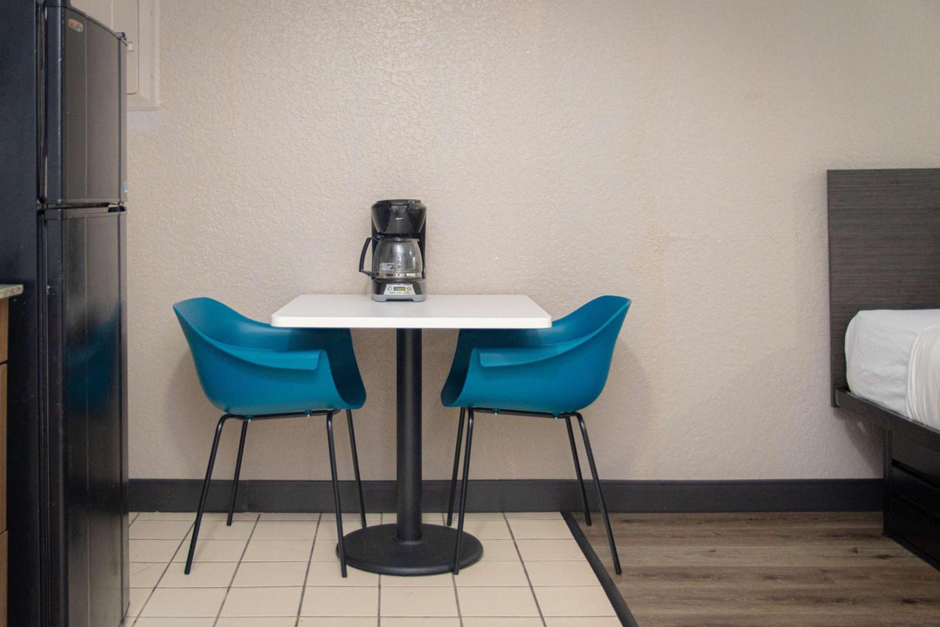 Studio 6 Extended Stay - West Palm Beach, FL photo 45