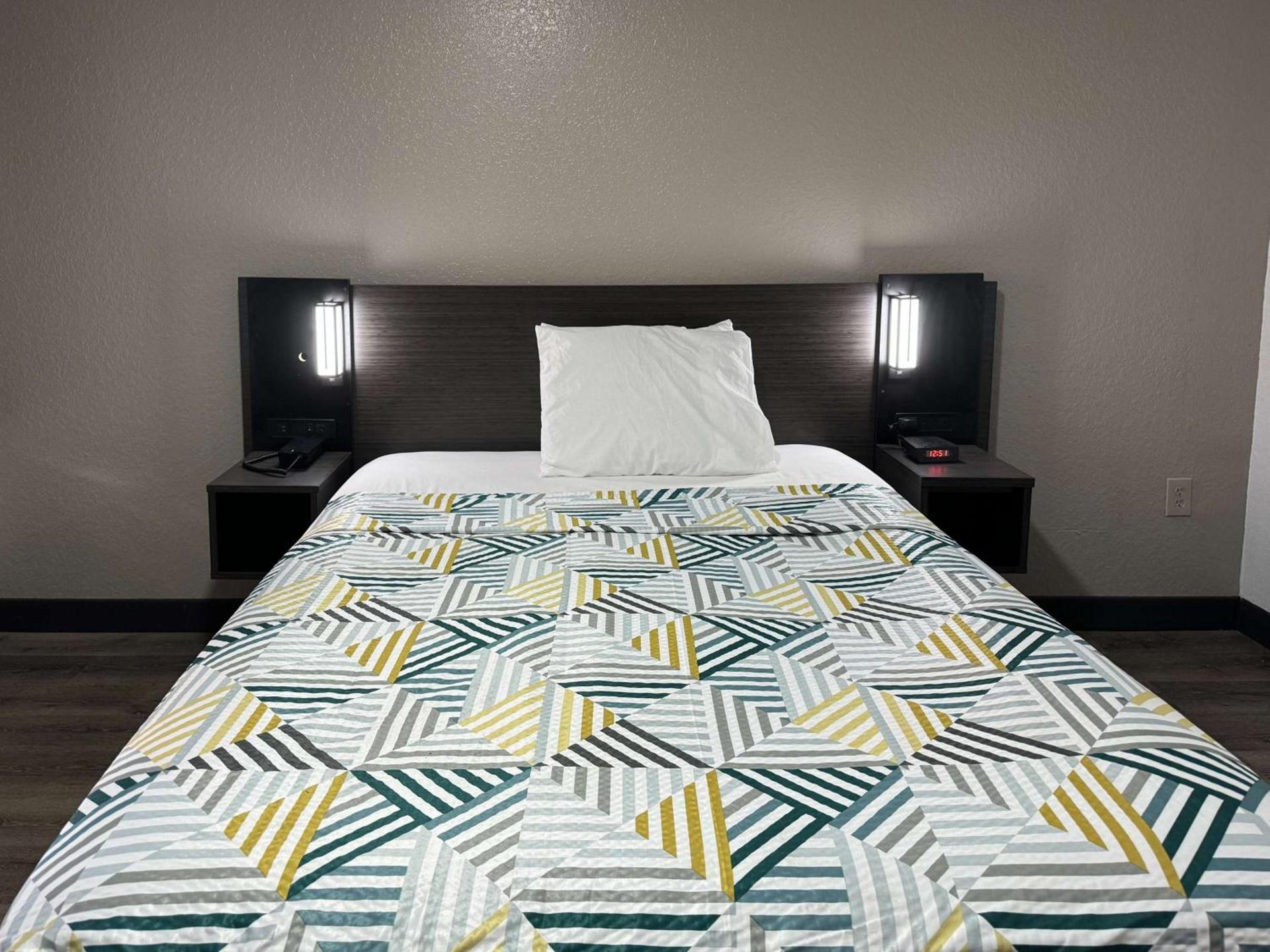 Studio 6 Extended Stay - West Palm Beach, FL photo 59
