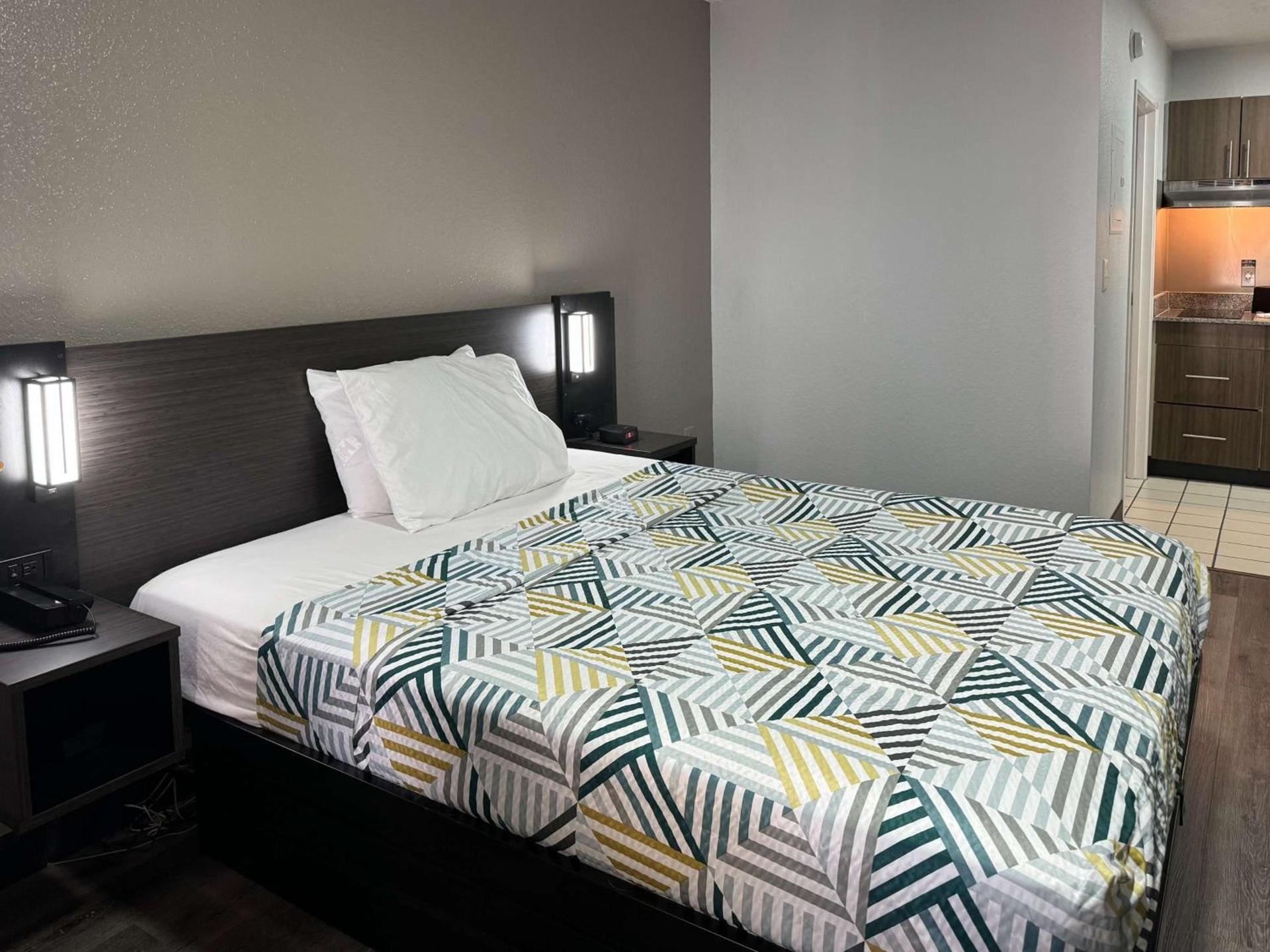 Studio 6 Extended Stay - West Palm Beach, FL photo 24