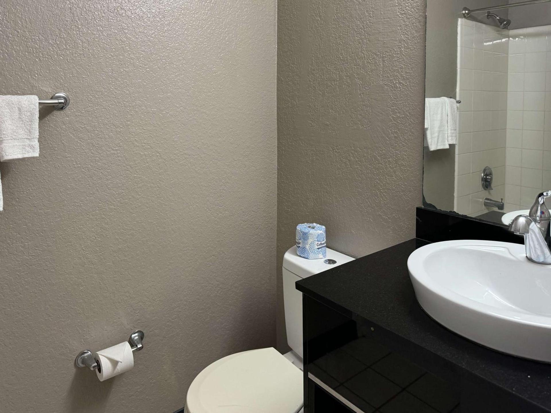 Studio 6 Extended Stay - West Palm Beach, FL photo 31