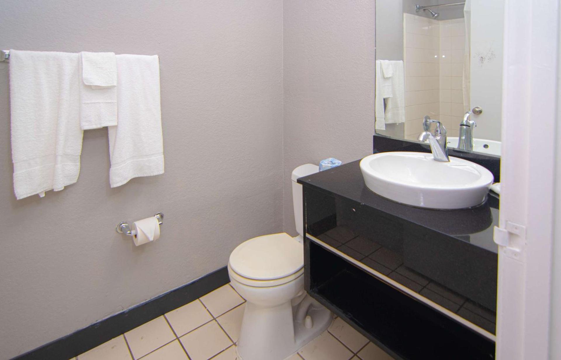 Studio 6 Extended Stay - West Palm Beach, FL photo 39