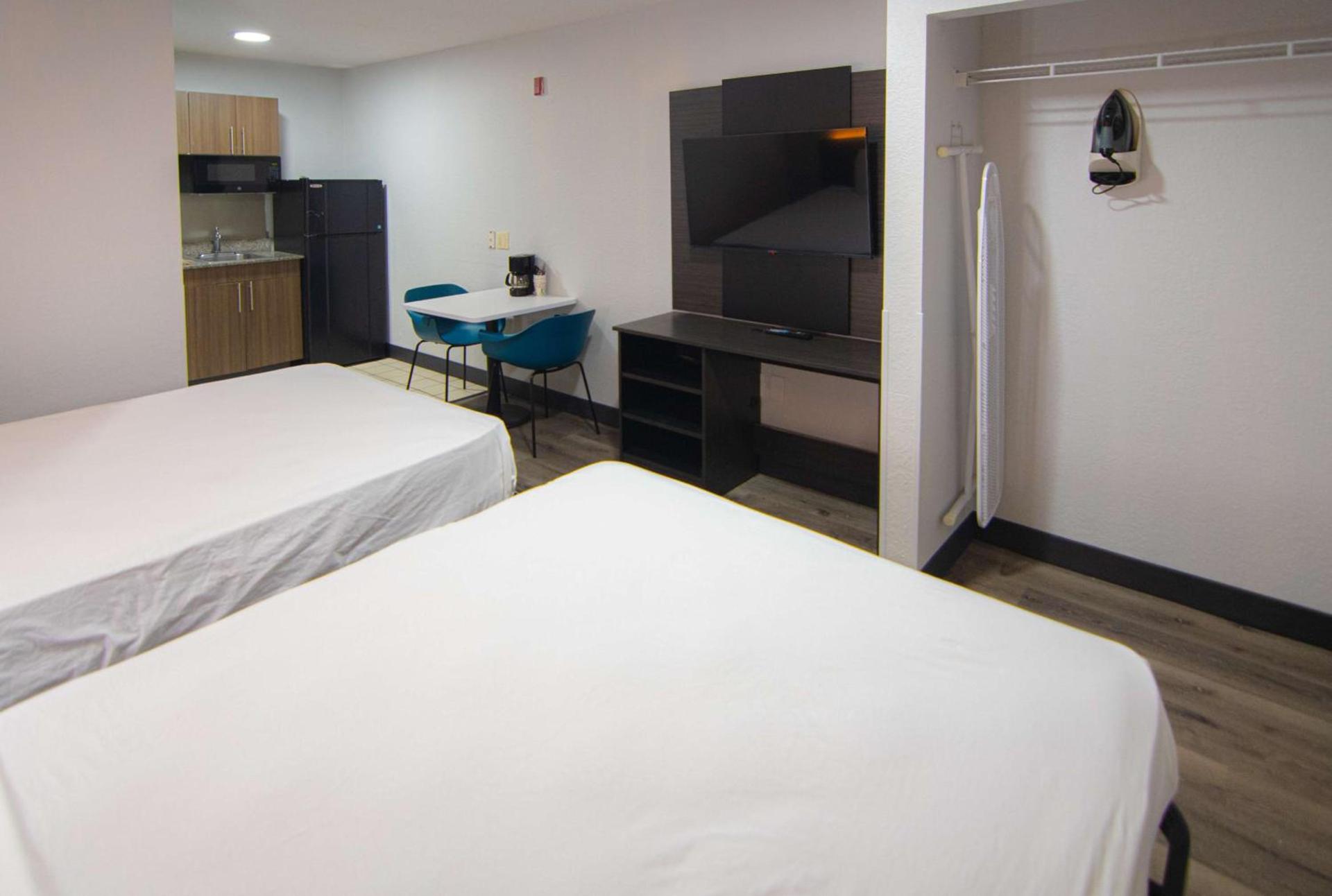 Studio 6 Extended Stay - West Palm Beach, FL photo 51