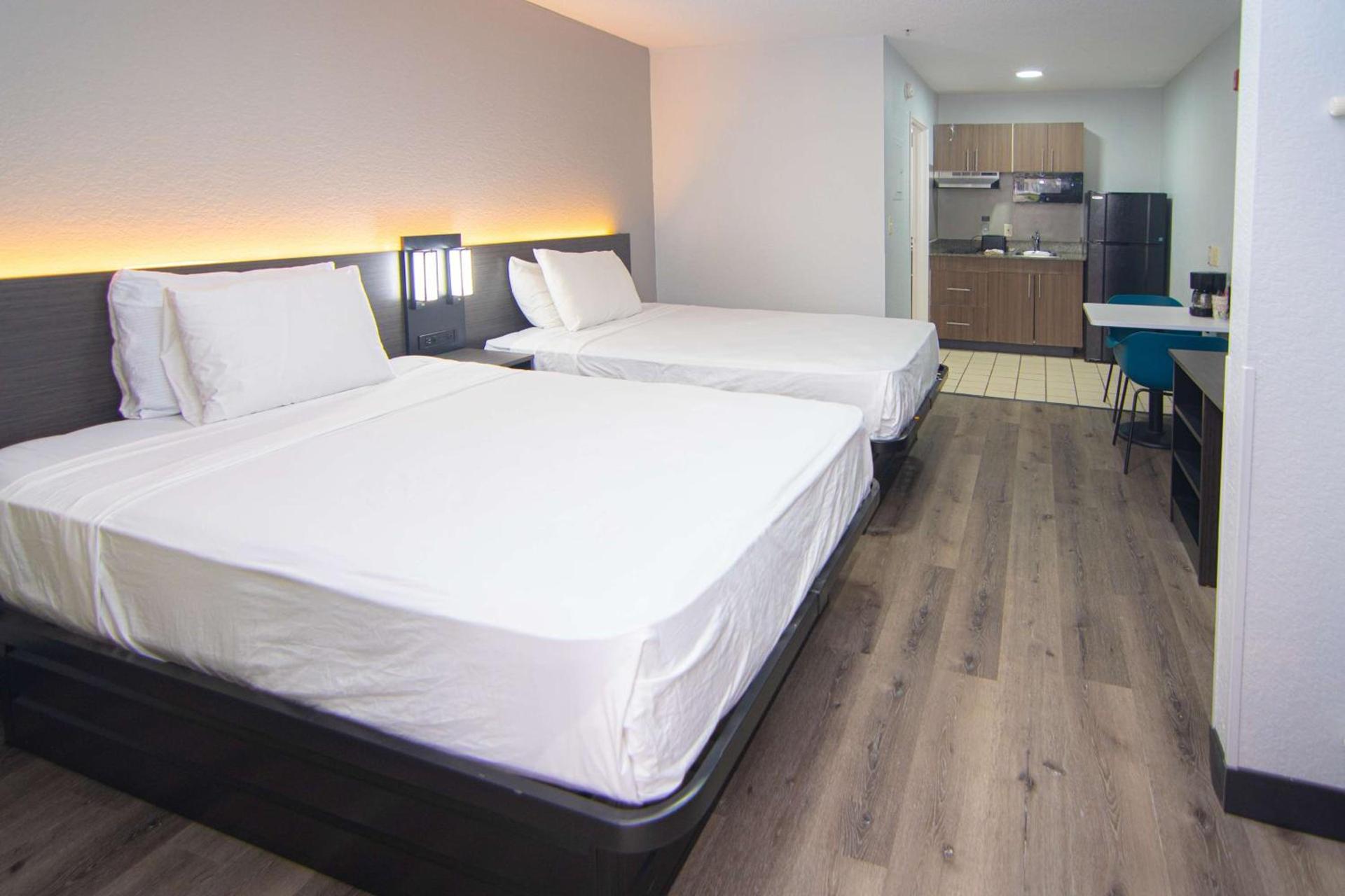 Studio 6 Extended Stay - West Palm Beach, FL photo 21