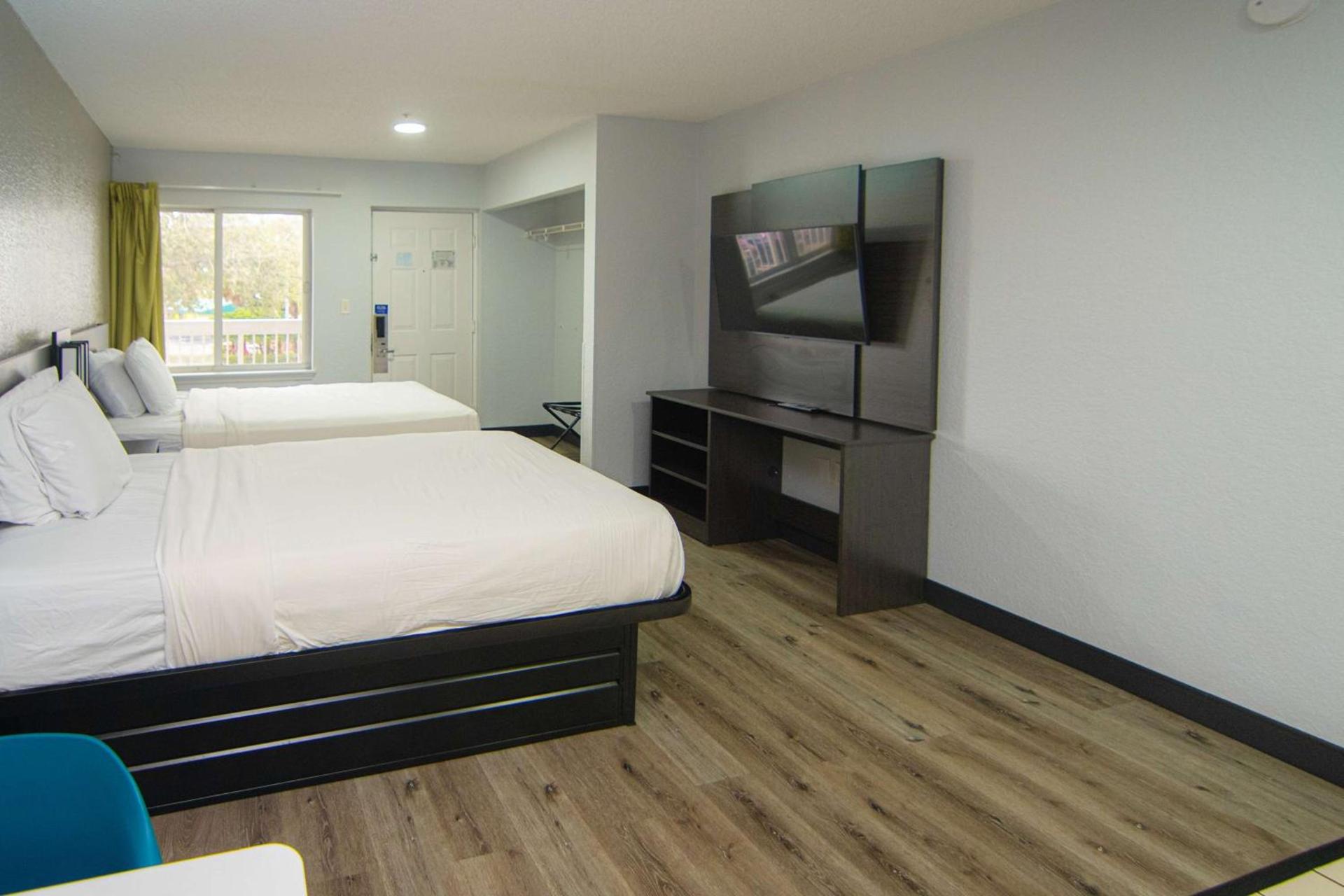 Studio 6 Extended Stay - West Palm Beach, FL photo 53