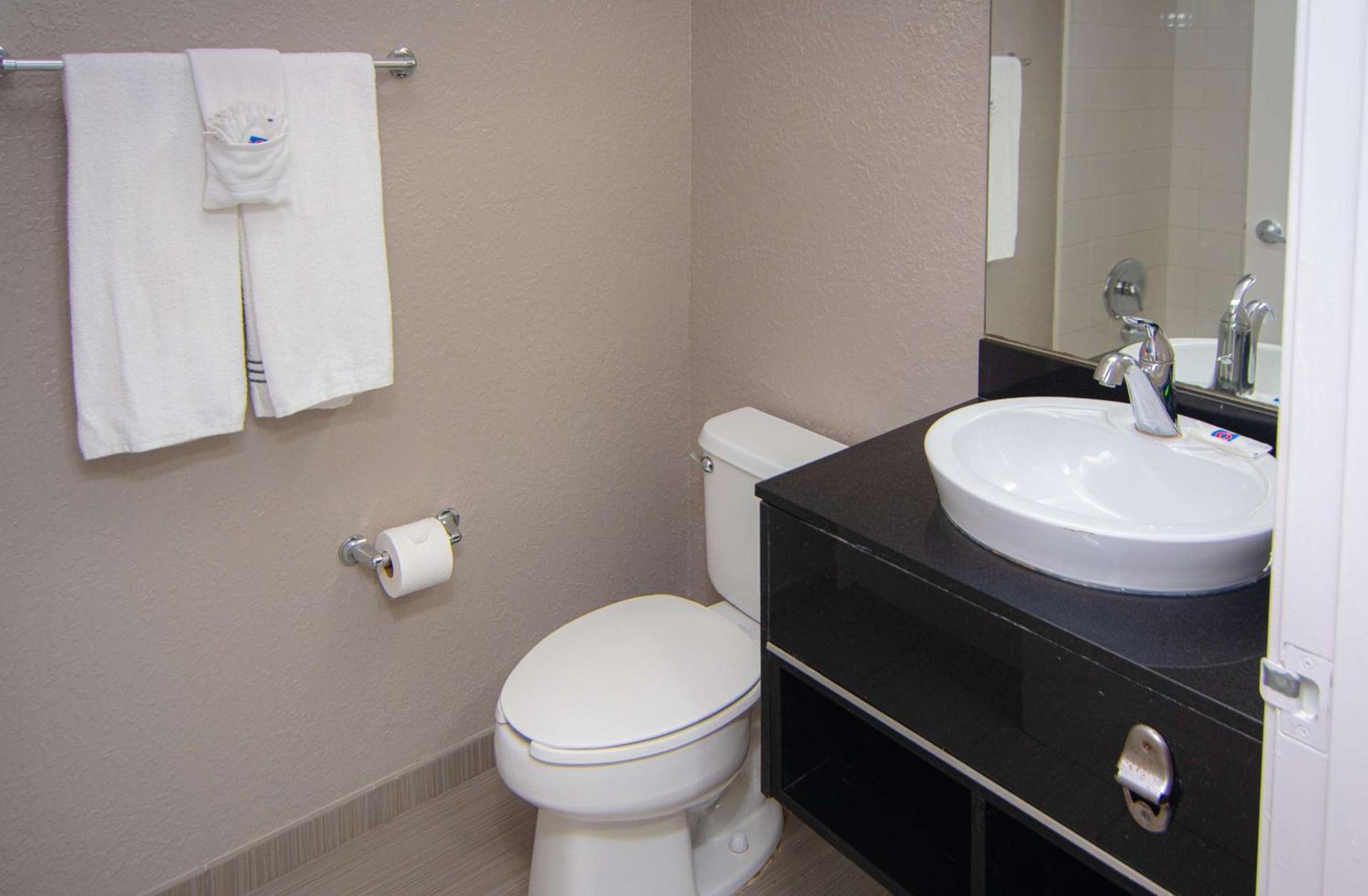Studio 6 Extended Stay - Coral Springs, FL- Fort Lauderdale photo 14