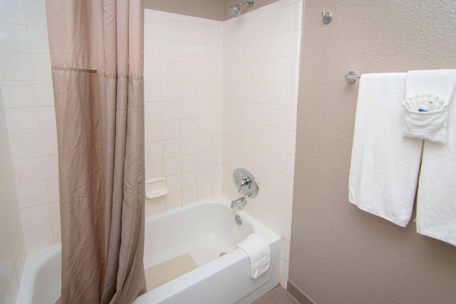 Studio 6 Extended Stay - Coral Springs, FL- Fort Lauderdale photo 15
