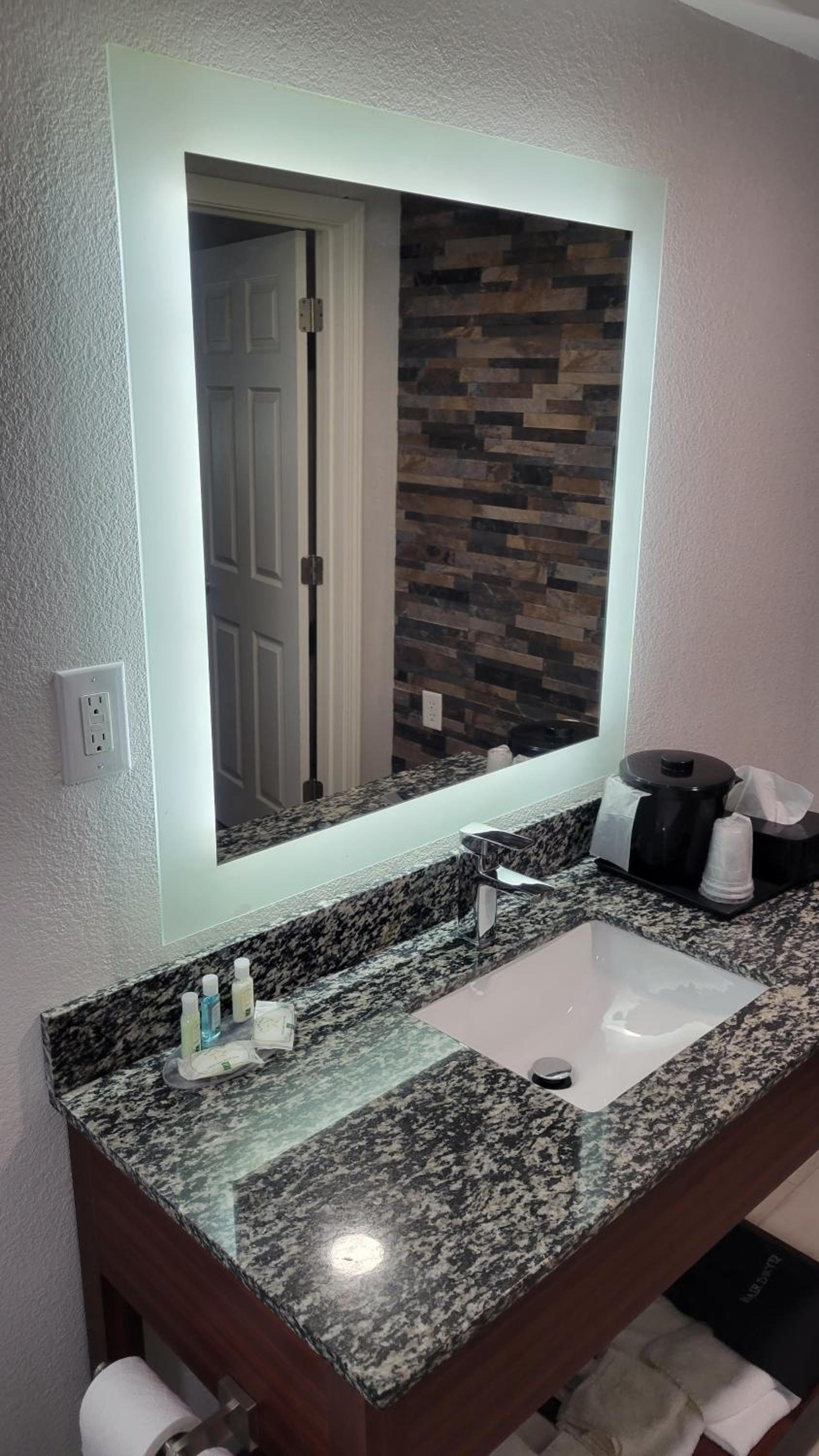 Quality Inn Forsyth near GA Public Safety Training Center photo 8