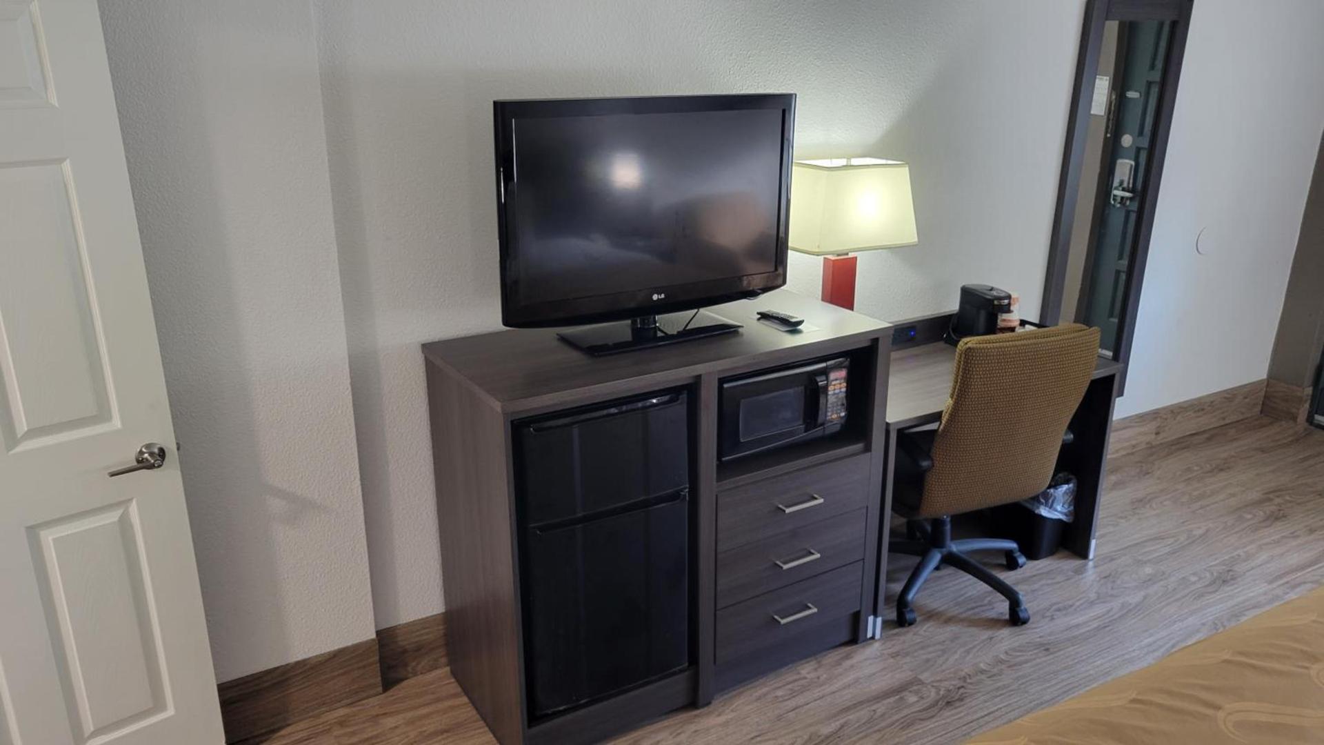 Quality Inn Forsyth near GA Public Safety Training Center photo 17